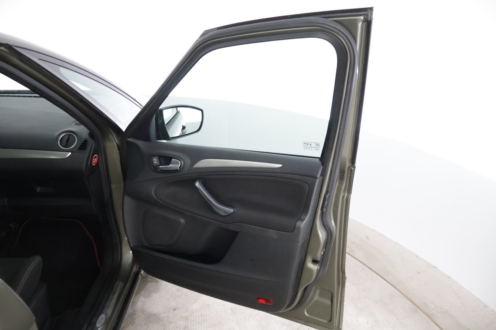 Ford S-Max 2014 2,0 TDCi 140 hv PowerShift Edition A6 5-ovinen * Lohkolämmitin / Lämmitettävä tuulilasi / Vakkari / Tutkat taakse / Bluetooth * - * Myydään huutokaupat.comissa! *