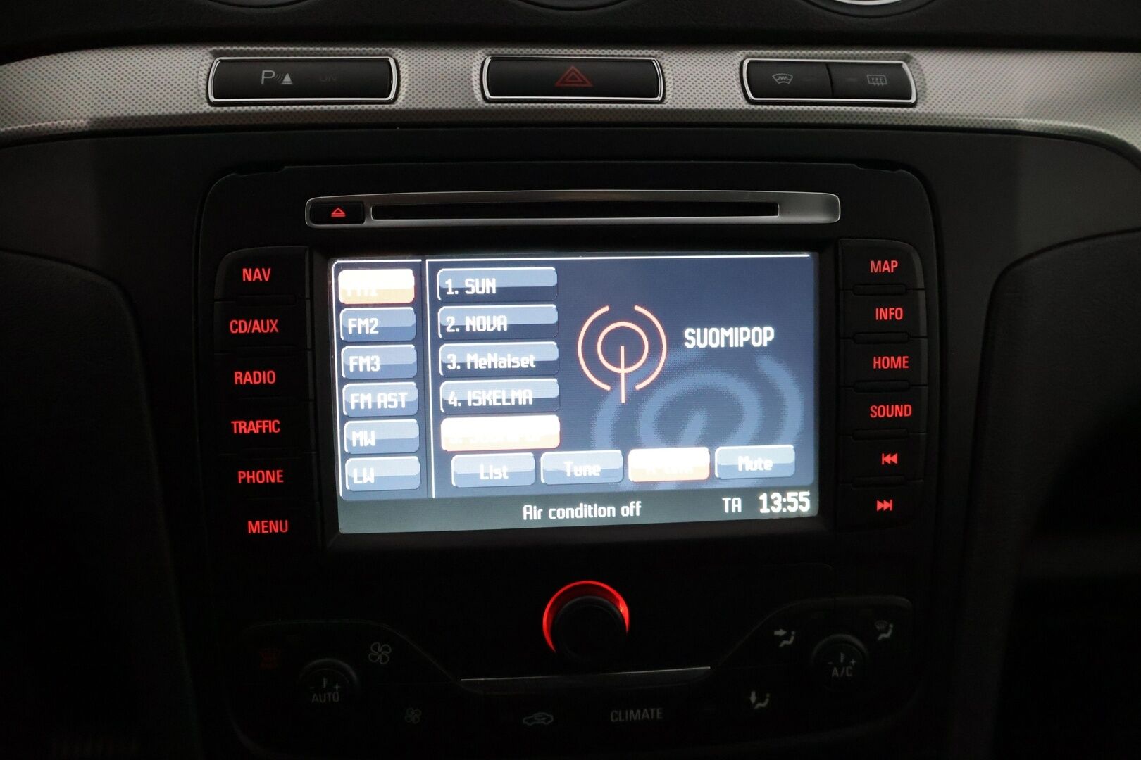 Ford S-Max 2014 2,0 TDCi 140 hv PowerShift Edition A6 5-ovinen * Lohkolämmitin / Lämmitettävä tuulilasi / Vakkari / Tutkat taakse / Bluetooth * - * Myydään huutokaupat.comissa! *