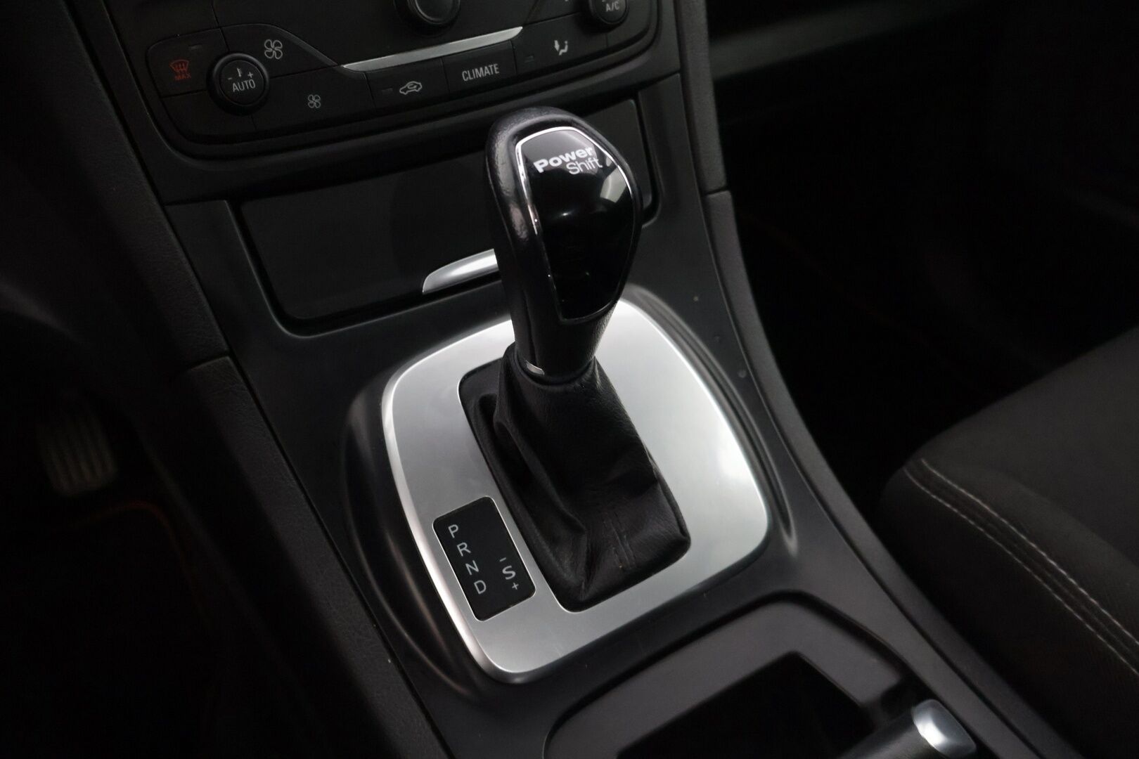 Ford S-Max 2014 2,0 TDCi 140 hv PowerShift Edition A6 5-ovinen * Lohkolämmitin / Lämmitettävä tuulilasi / Vakkari / Tutkat taakse / Bluetooth * - * Myydään huutokaupat.comissa! *