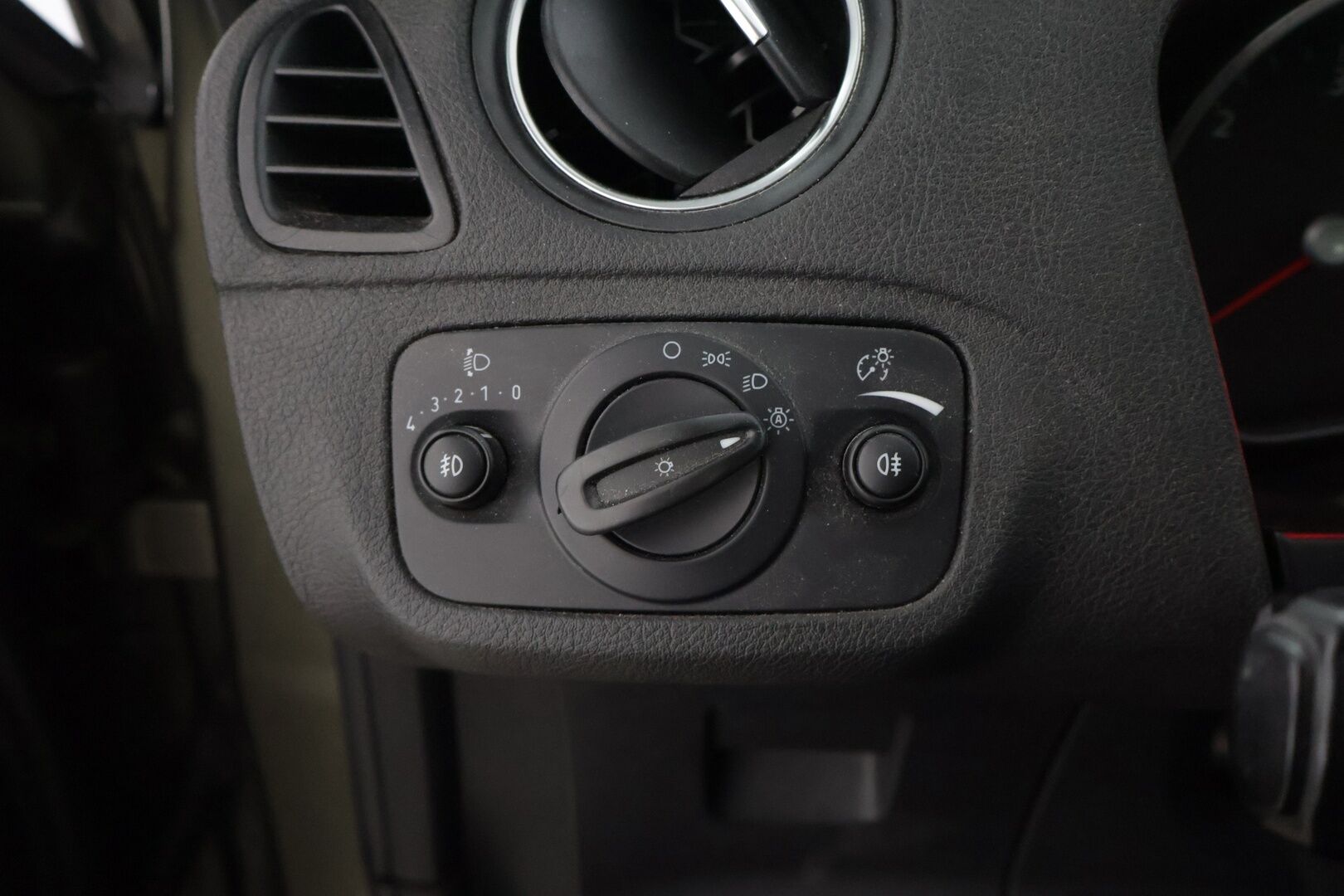 Ford S-Max 2014 2,0 TDCi 140 hv PowerShift Edition A6 5-ovinen * Lohkolämmitin / Lämmitettävä tuulilasi / Vakkari / Tutkat taakse / Bluetooth * - * Myydään huutokaupat.comissa! *