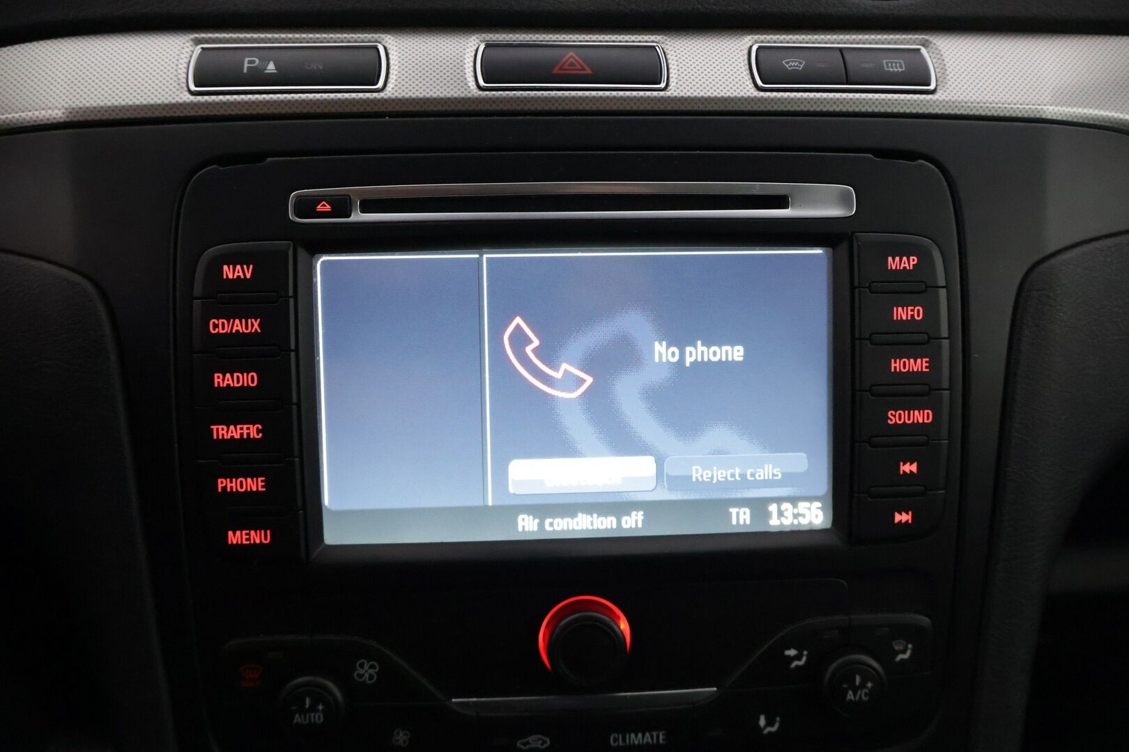 Ford S-Max 2014 2,0 TDCi 140 hv PowerShift Edition A6 5-ovinen * Lohkolämmitin / Lämmitettävä tuulilasi / Vakkari / Tutkat taakse / Bluetooth * - * Myydään huutokaupat.comissa! *