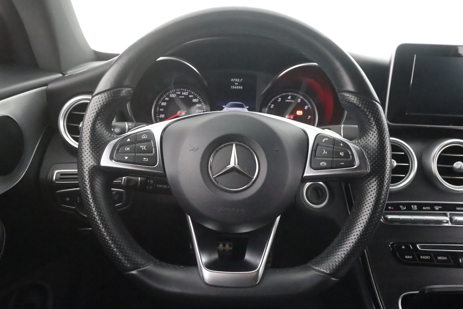 Mercedes-Benz C 2017 180 Coupé A Business AMG - | ILS-LED | P.Tutkat | Sporttipenkit | Nahka-Alcantara | Sisätilanlämmitin | Vakkari | Bluetooth | Suomi-auto | Kahdet renkaat |