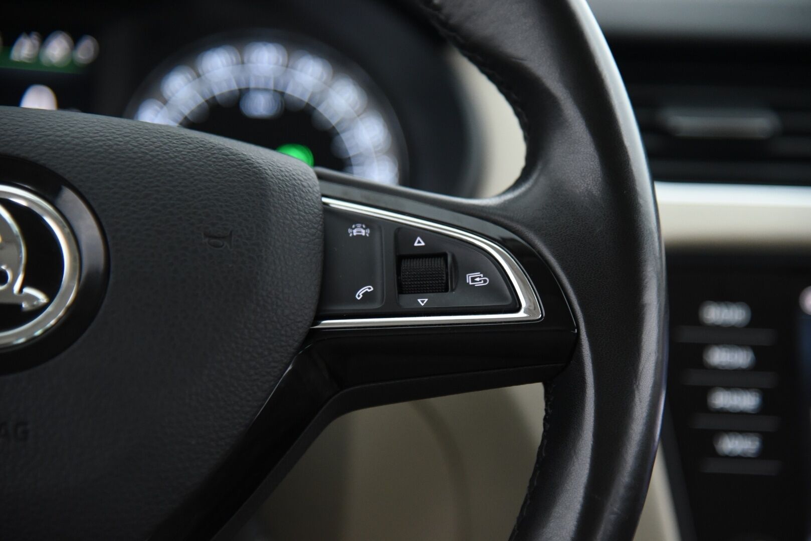 Skoda Octavia 2018 Combi 1,4 TSI G-TEC Style DSG Autom. Adapt.vak / LED / Blis / Keyless / Muistipenkki - Adapt. Vak / BLIS / Keyless / Muistipenkit / P. Kamera / Kattavat varusteet!