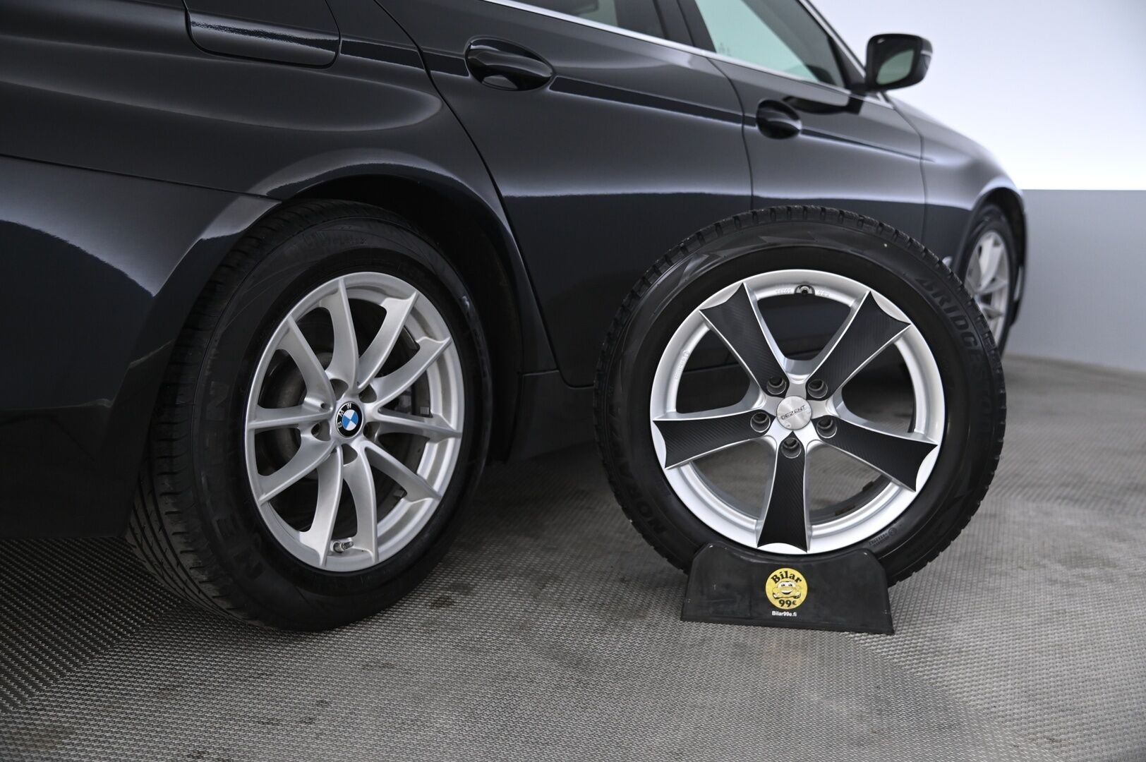BMW 520 2017 G30 Sedan 520d A Business - Webasto | Koukku | Display key | 2x alut | Suomiauto