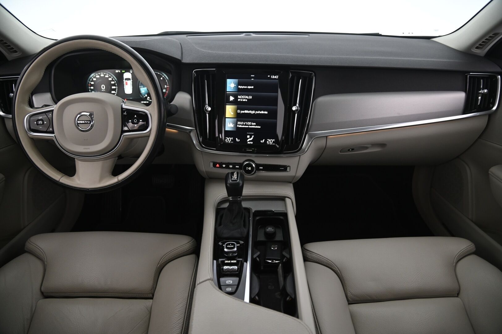 Volvo S90 2017 D4 Inscription aut - Lämmittettävä tuulilasi | VOC | Navi | Led | Suomi-Auto | High perf. Audio | ACC | 2x renkaat&vanteet