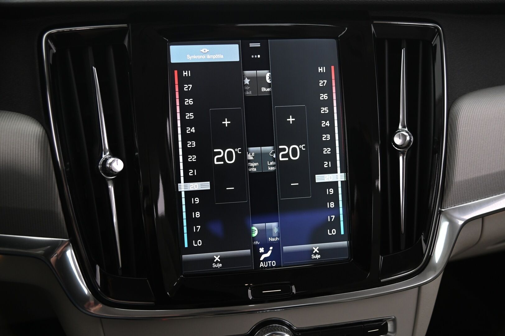 Volvo S90 2017 D4 Inscription aut - Lämmittettävä tuulilasi | VOC | Navi | Led | Suomi-Auto | High perf. Audio | ACC | 2x renkaat&vanteet