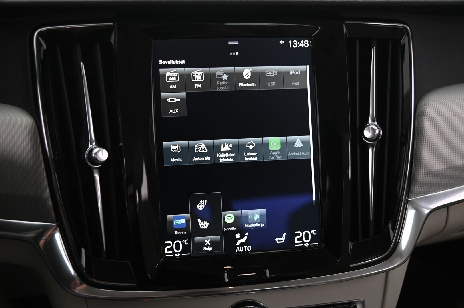 Volvo S90 2017 D4 Inscription aut - Lämmittettävä tuulilasi | VOC | Navi | Led | Suomi-Auto | High perf. Audio | ACC | 2x renkaat&vanteet