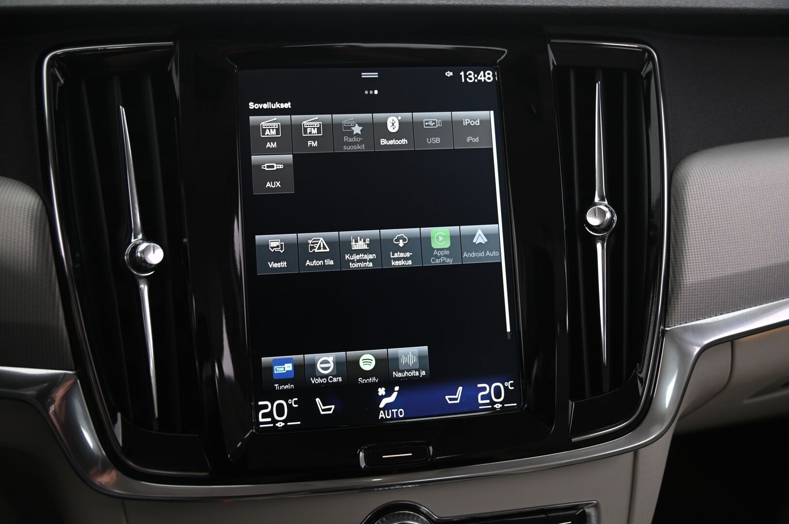 Volvo S90 2017 D4 Inscription aut - Lämmittettävä tuulilasi | VOC | Navi | Led | Suomi-Auto | High perf. Audio | ACC | 2x renkaat&vanteet