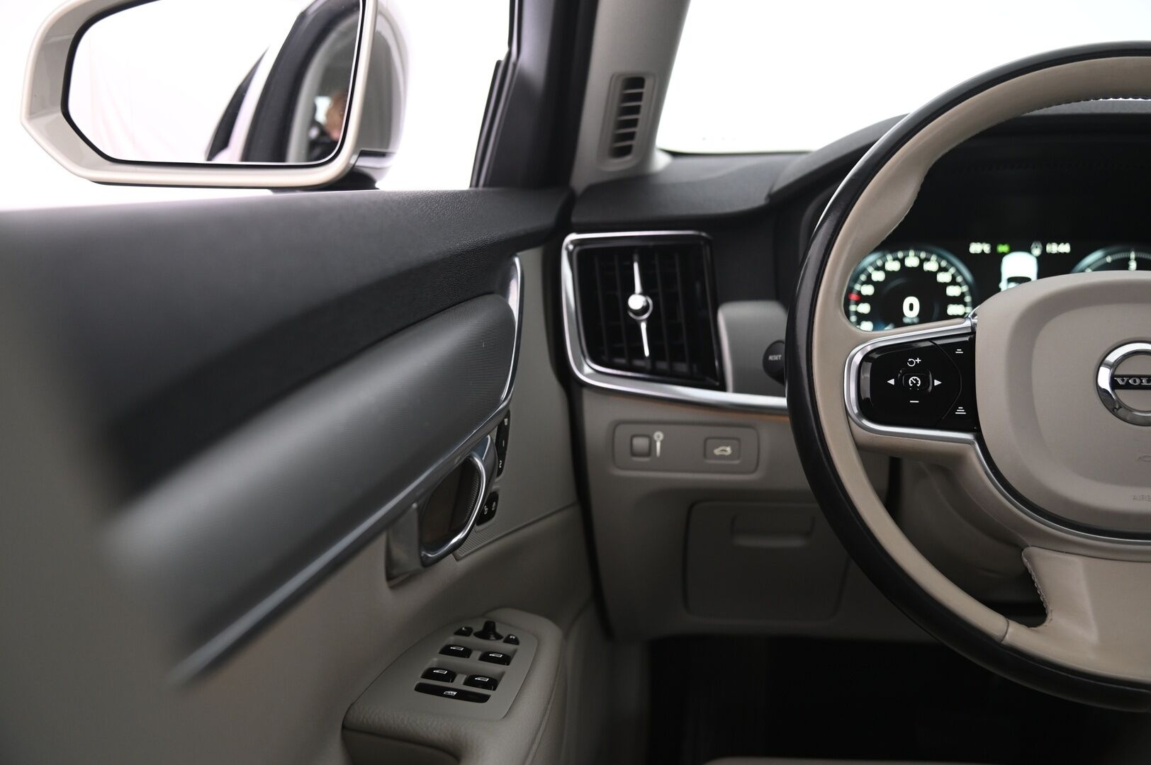 Volvo S90 2017 D4 Inscription aut - Lämmittettävä tuulilasi | VOC | Navi | Led | Suomi-Auto | High perf. Audio | ACC | 2x renkaat&vanteet
