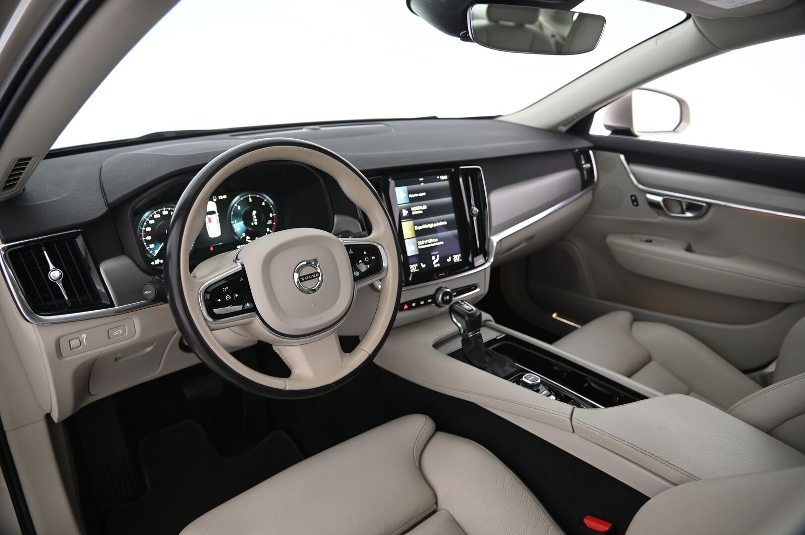 Volvo S90 2017 D4 Inscription aut - Lämmittettävä tuulilasi | VOC | Navi | Led | Suomi-Auto | High perf. Audio | ACC | 2x renkaat&vanteet