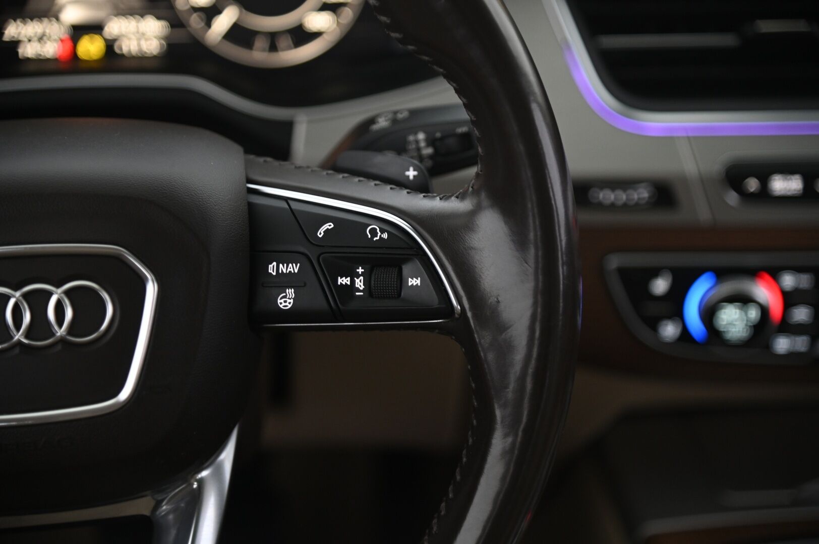 Audi Q7 2017 Business 3,0 V6 TDI e-tron quattro tiptronic - Huippuvarusteltu! | Webasto | Hierovat Penkit | ACC |  BOSE | Hieronta & Tuuletus | HUD | Panoraama | 360° | Digimittaristo | Muistipenkit | Soft Close | Night Vision | Juuri Katsastettu!