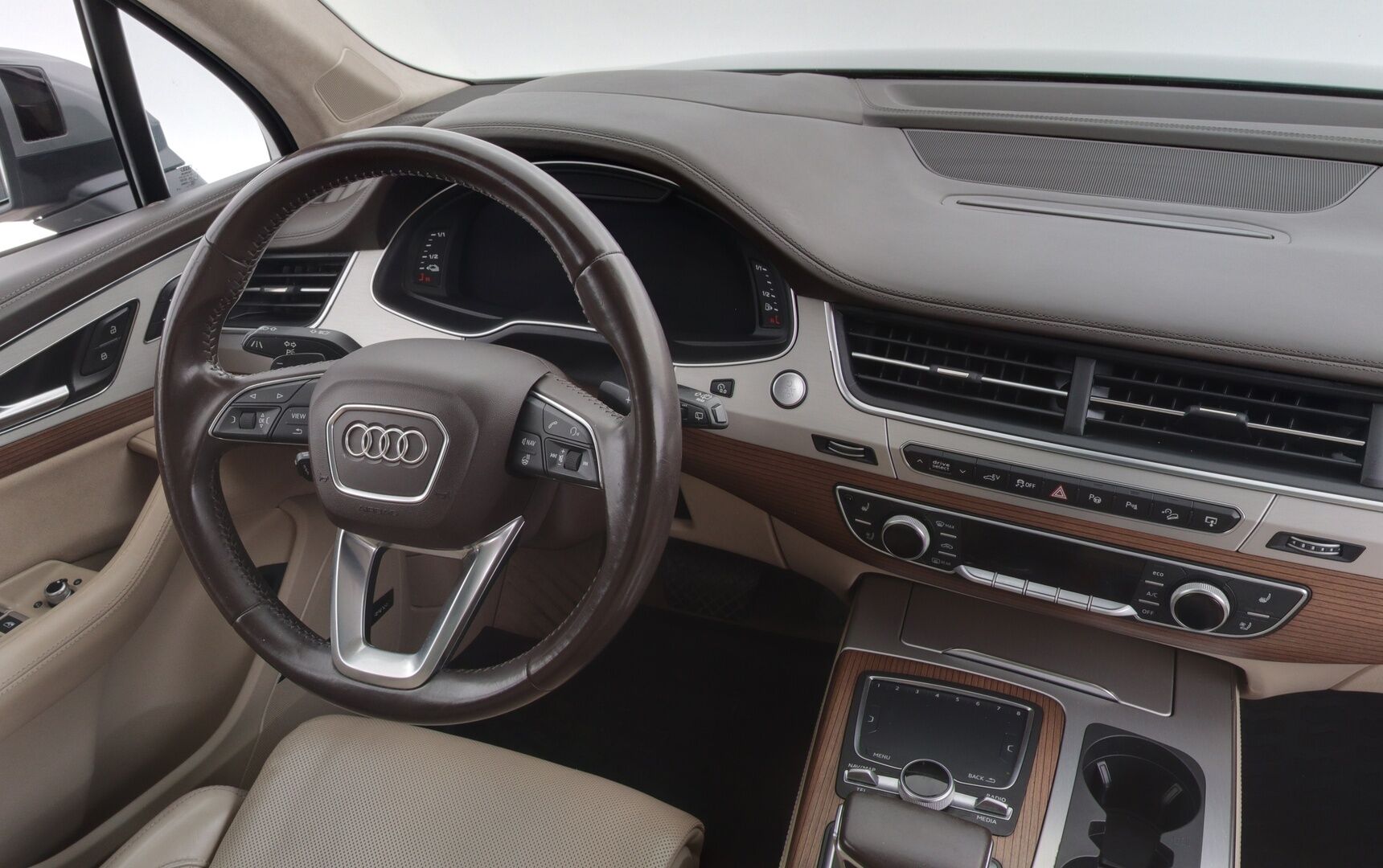 Audi Q7 2017 Business 3,0 V6 TDI e-tron quattro tiptronic - Huippuvarusteltu! | Webasto | Hierovat Penkit | ACC |  BOSE | Hieronta & Tuuletus | HUD | Panoraama | 360° | Digimittaristo | Muistipenkit | Soft Close | Night Vision