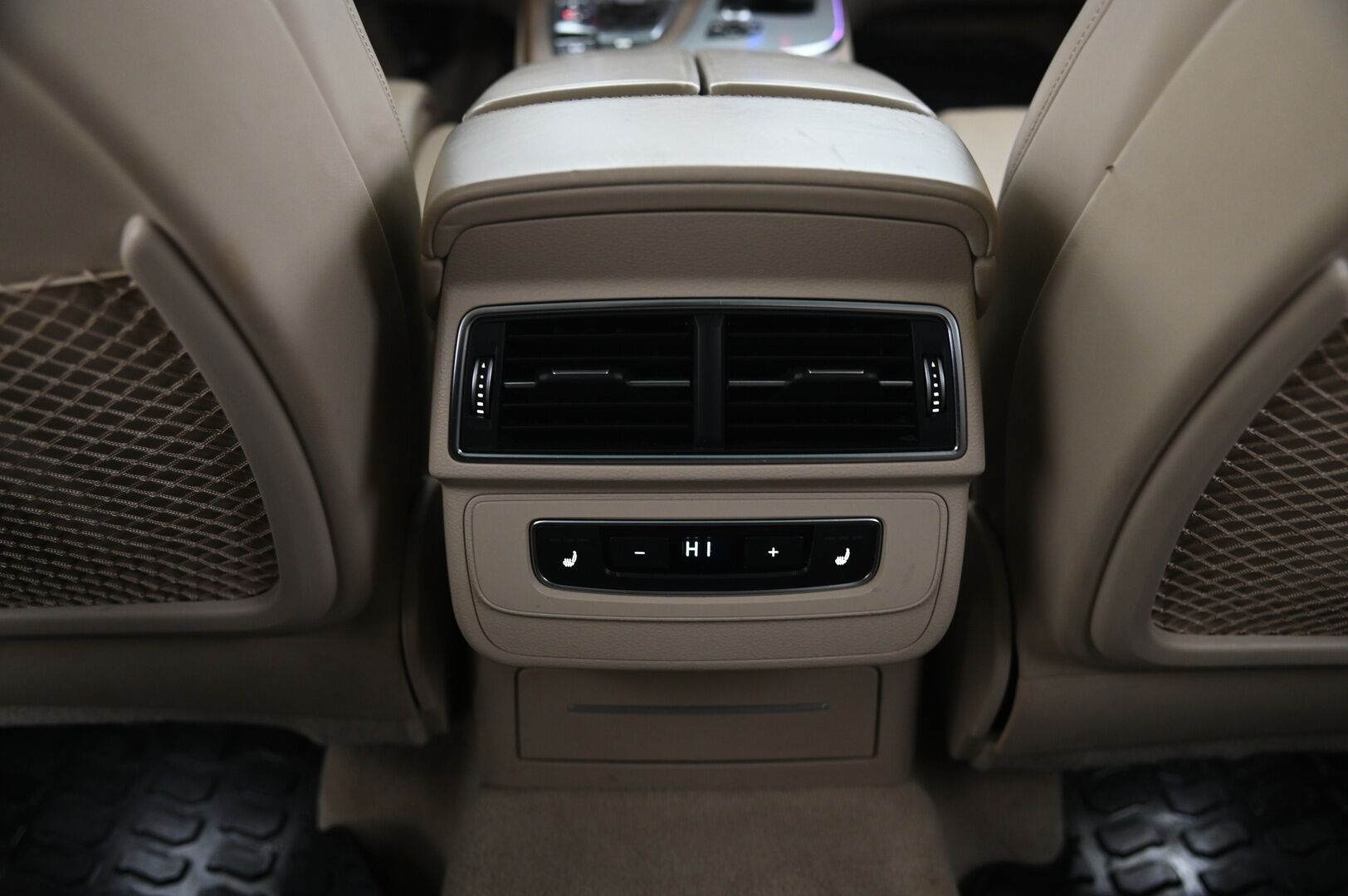 Audi Q7 2017 Business 3,0 V6 TDI e-tron quattro tiptronic - Huippuvarusteltu! | Webasto | Hierovat Penkit | ACC |  BOSE | Hieronta & Tuuletus | HUD | Panoraama | 360° | Digimittaristo | Muistipenkit | Soft Close | Night Vision | Juuri Katsastettu!