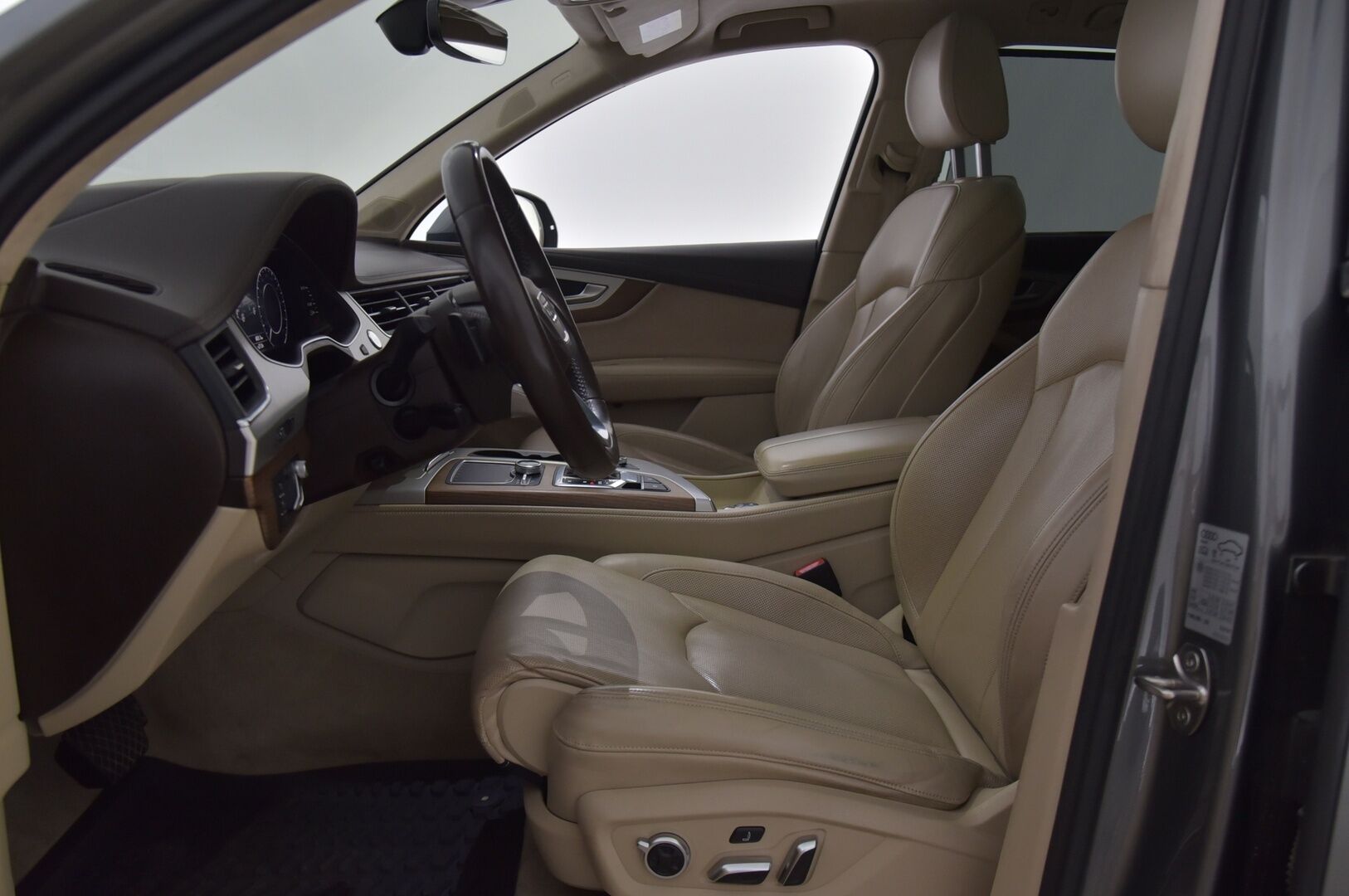 Audi Q7 2017 Business 3,0 V6 TDI e-tron quattro tiptronic - Huippuvarusteltu! | Webasto | Hierovat Penkit | ACC |  BOSE | Hieronta & Tuuletus | HUD | Panoraama | 360° | Digimittaristo | Muistipenkit | Soft Close | Night Vision