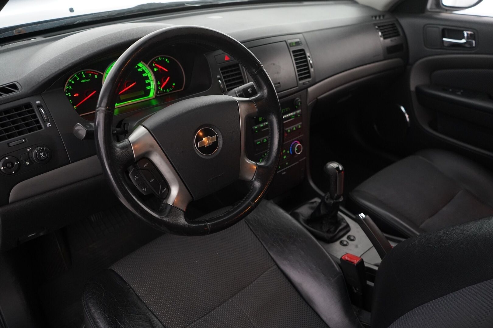Chevrolet Epica 2006 4-ov LS 2,0 M/T AC - MYYDÄÄN HUUTOKAUPAT.COM