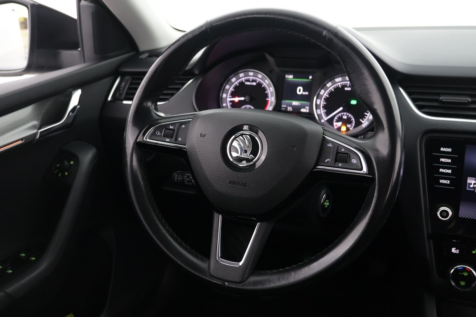 Skoda Octavia 2017 1,6 TDI Style DSG Autom / ACC  / Fullink/ Koukku - HULLUT AVAJAISHULINAT KORKOTARJOUS 3,29 %