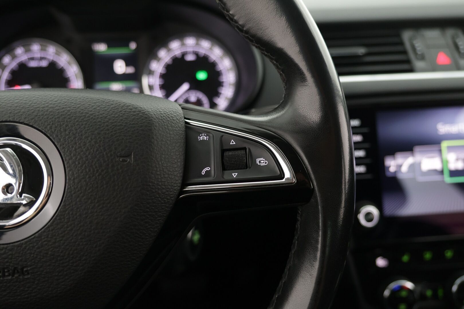 Skoda Octavia 2017 1,6 TDI Style DSG Autom / ACC  / Fullink/ Koukku - HULLUT AVAJAISHULINAT KORKOTARJOUS 3,29 %