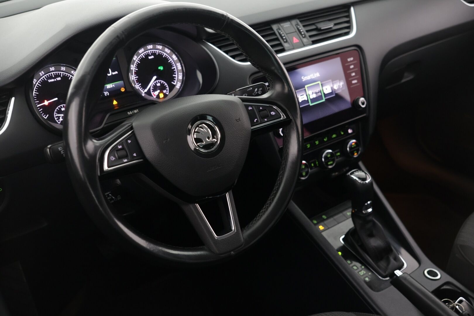 Skoda Octavia 2017 1,6 TDI Style DSG Autom / ACC  / Fullink/ Koukku - HULLUT AVAJAISHULINAT KORKOTARJOUS 3,29 %