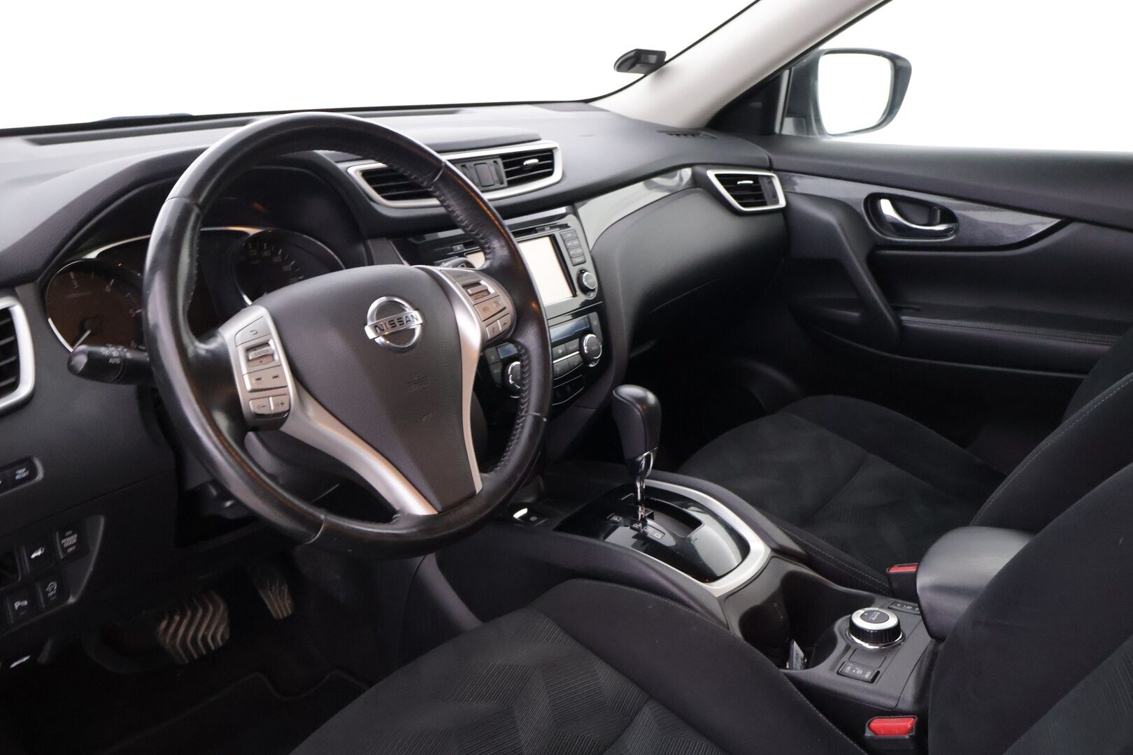 Nissan X-Trail 2017 dCi 177 Business 360 4WD Xtronic - | Suomi-auto | Koukku | Navi | Lohkolämmitin | Avaimeton kulku | Sähköluukku | 360-Kamera | Kahdet Michelin-renkaat vanteilla |