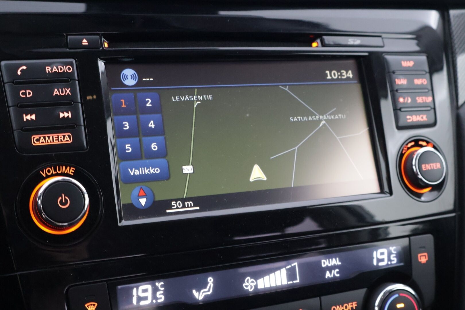 Nissan X-Trail 2017 dCi 177 Business 360 4WD Xtronic - | Suomi-auto | Koukku | Navi | Lohkolämmitin | Avaimeton kulku | Sähköluukku | 360-Kamera | Kahdet Michelin-renkaat vanteilla |