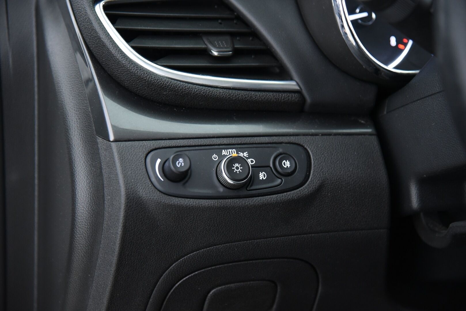 Opel Mokka 2017 X Innovation 1,4 Turbo ECOTEC / P-Kamera / Ratinlämmitys / Apple&Android / Keyless / Kaistavahti - Pienikulutteinen Suomi-Auto / LED-Ajovalot / 2 Renkaat vanteilla