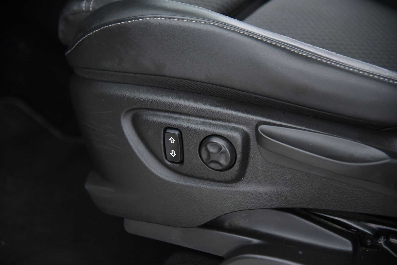 Opel Mokka 2017 X Innovation 1,4 Turbo ECOTEC / P-Kamera / Ratinlämmitys / Apple&Android / Keyless / Kaistavahti - Pienikulutteinen Suomi-Auto / LED-Ajovalot / 2 Renkaat vanteilla