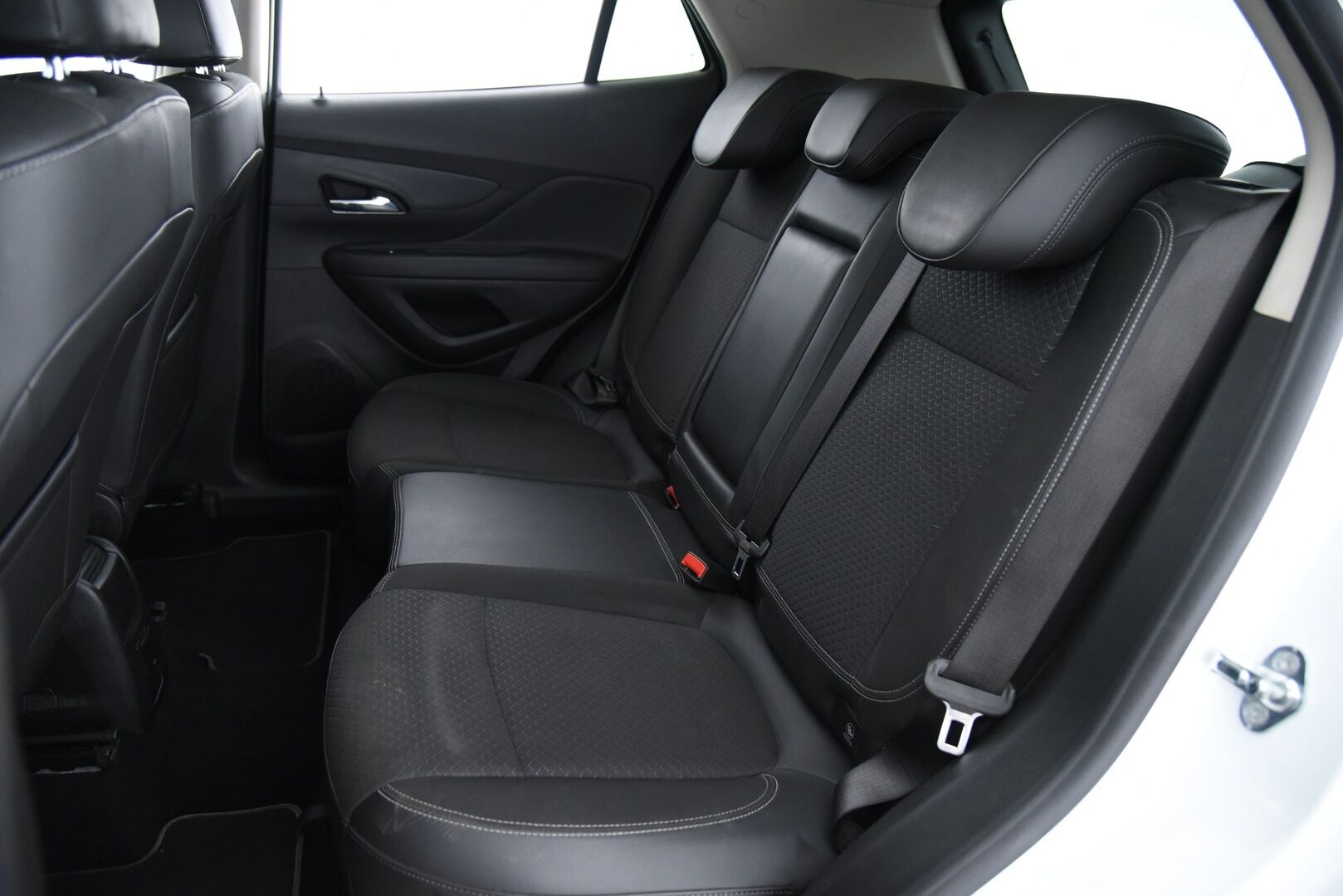 Opel Mokka 2017 X Innovation 1,4 Turbo ECOTEC / P-Kamera / Ratinlämmitys / Apple&Android / Keyless / Kaistavahti - Pienikulutteinen Suomi-Auto / LED-Ajovalot / 2 Renkaat vanteilla