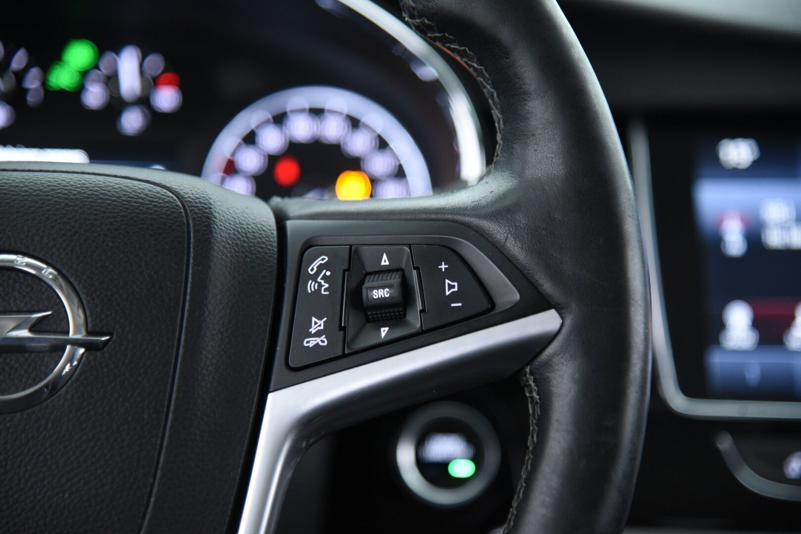 Opel Mokka 2017 X Innovation 1,4 Turbo ECOTEC / P-Kamera / Ratinlämmitys / Apple&Android / Keyless / Kaistavahti - Pienikulutteinen Suomi-Auto / LED-Ajovalot / 2 Renkaat vanteilla