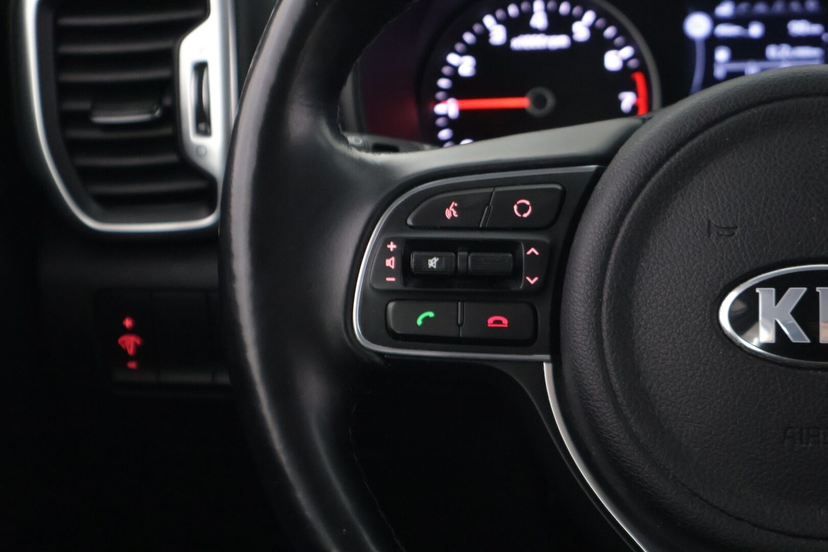 Kia Sportage 2018 1,6 ISG Urban EX EcoDynamics ** Juuri huollettu / Ratinlämmitin / Navi / CarPlay / P-Kamera / Tutkat ** - Osta nyt, maksa vasta ensi vuonna