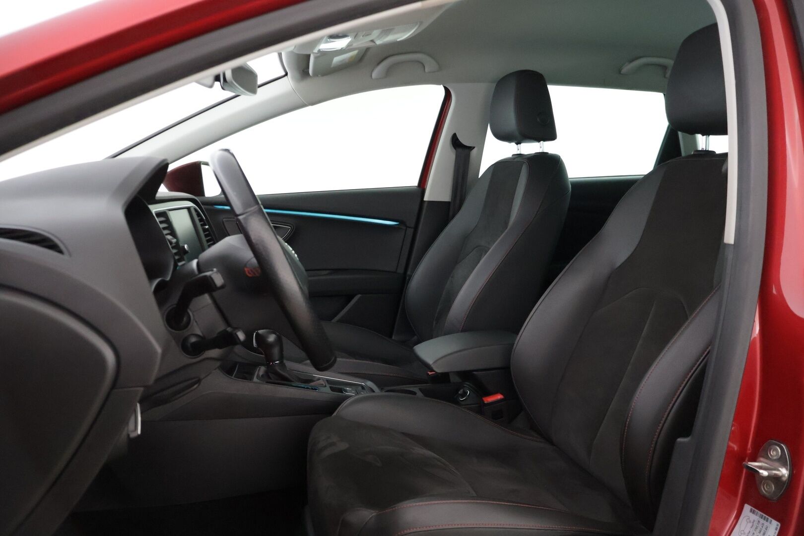 Seat Leon ST 2018 1,8 TSI 180 FR Business DSG *Adapt. vakkari / Lohkolämmitin / Koukku / Kessy / P. Tutkat* - Suomi-auto / Viimeisin huolto 119tkm kohdalla! / 2x renkaat alumiinivanteilla! 