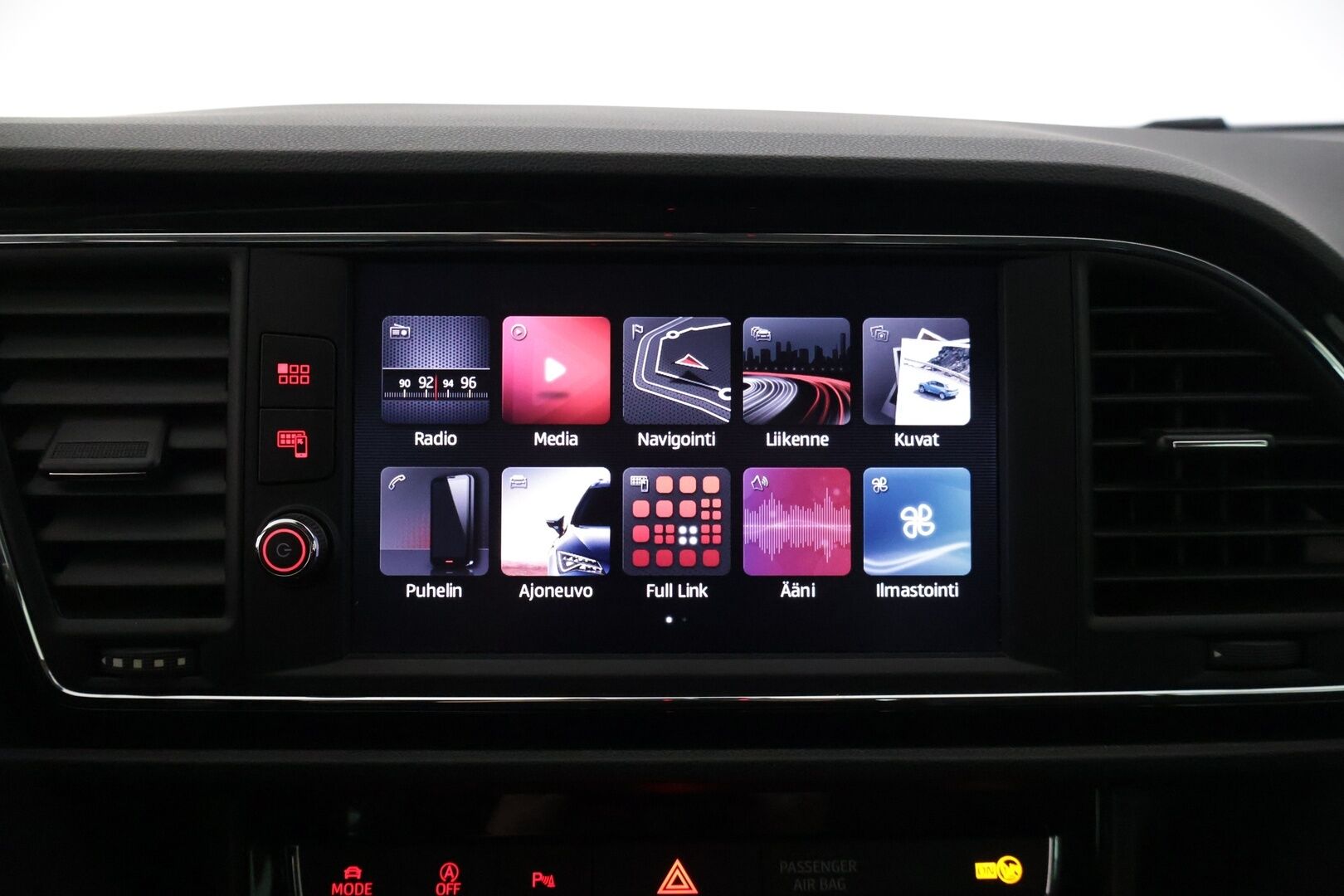 Seat Leon ST 2018 1,8 TSI 180 FR Business DSG *Adapt. vakkari / Lohkolämmitin / Koukku / Kessy / P. Tutkat* - Suomi-auto / Viimeisin huolto 119tkm kohdalla! / 2x renkaat alumiinivanteilla! 