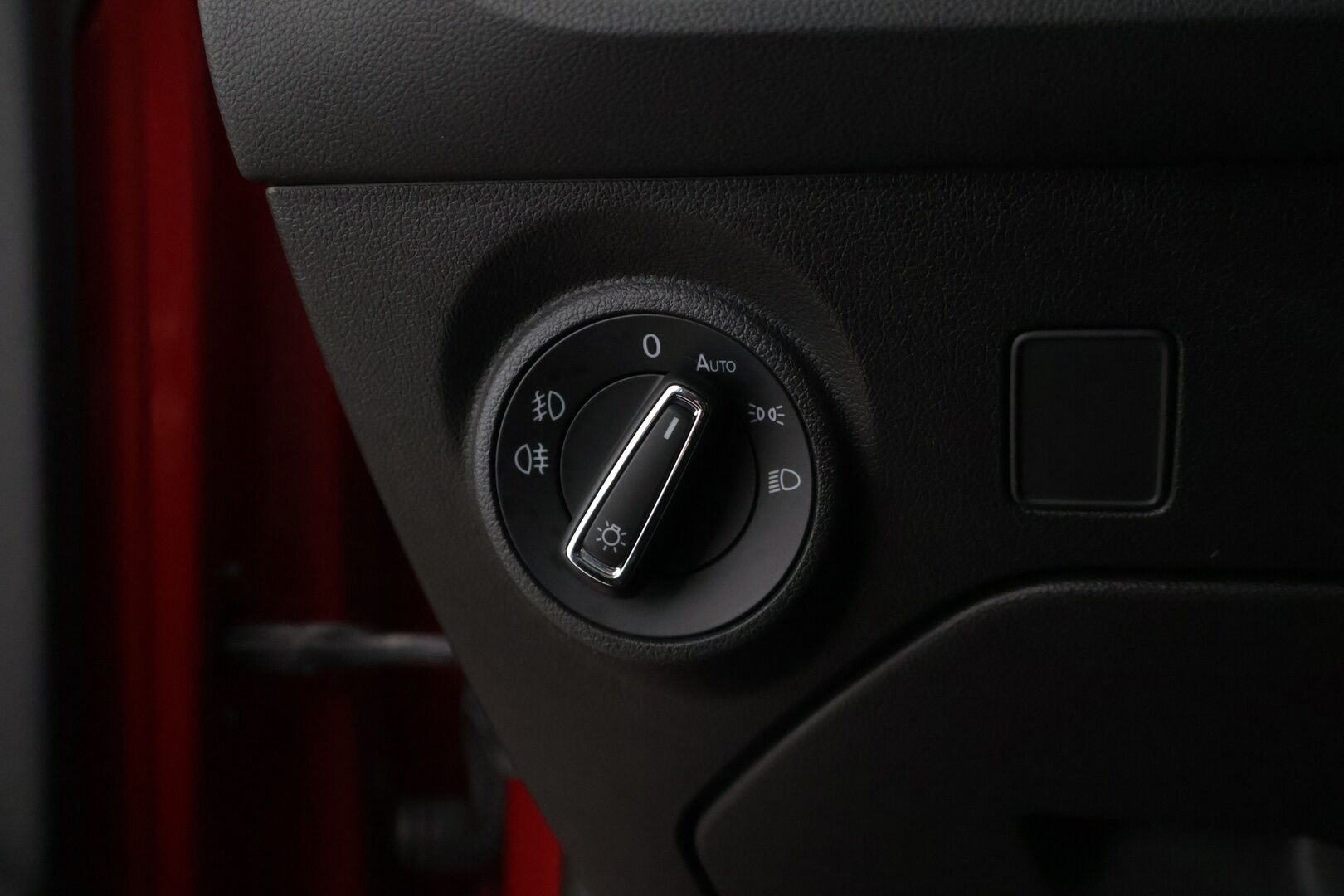 Seat Leon ST 2018 1,8 TSI 180 FR Business DSG *Adapt. vakkari / Lohkolämmitin / Koukku / Kessy / P. Tutkat* - Suomi-auto / Viimeisin huolto 119tkm kohdalla! / 2x renkaat alumiinivanteilla! 