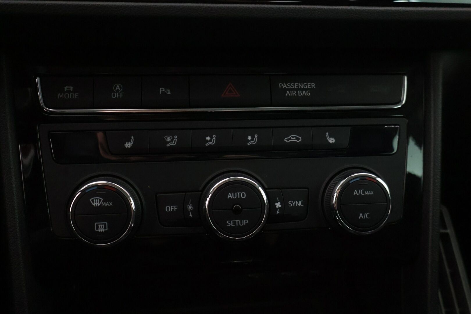 Seat Leon ST 2018 1,8 TSI 180 FR Business DSG *Adapt. vakkari / Lohkolämmitin / Koukku / Kessy / P. Tutkat* - Suomi-auto / Viimeisin huolto 119tkm kohdalla! / 2x renkaat alumiinivanteilla! 