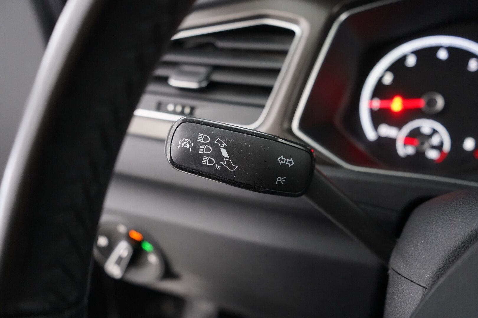 Volkswagen T-Roc 2017 Style 1,0 TSI 85 kW (115 hv) - ACC | Tutkat | Apple CarPlay & AndroidAuto | LED | Kahdet VW:n vanteet