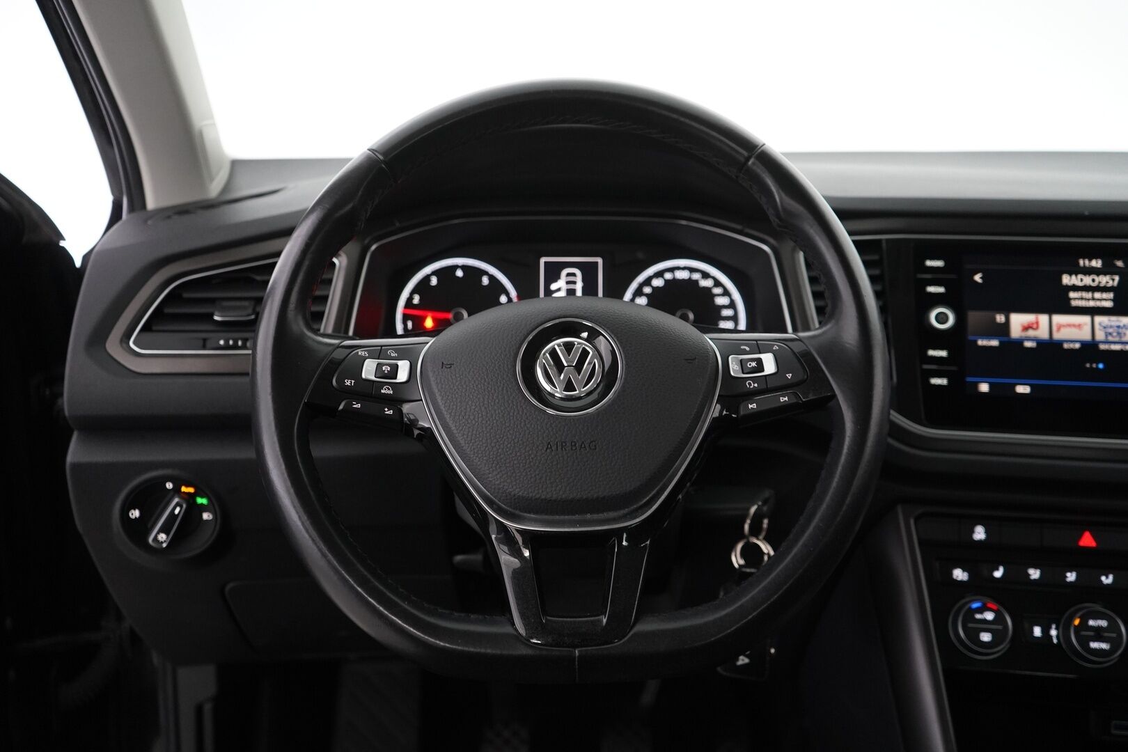 Volkswagen T-Roc 2017 Style 1,0 TSI 85 kW (115 hv) - ACC | Tutkat | Apple CarPlay & AndroidAuto | LED | Kahdet VW:n vanteet