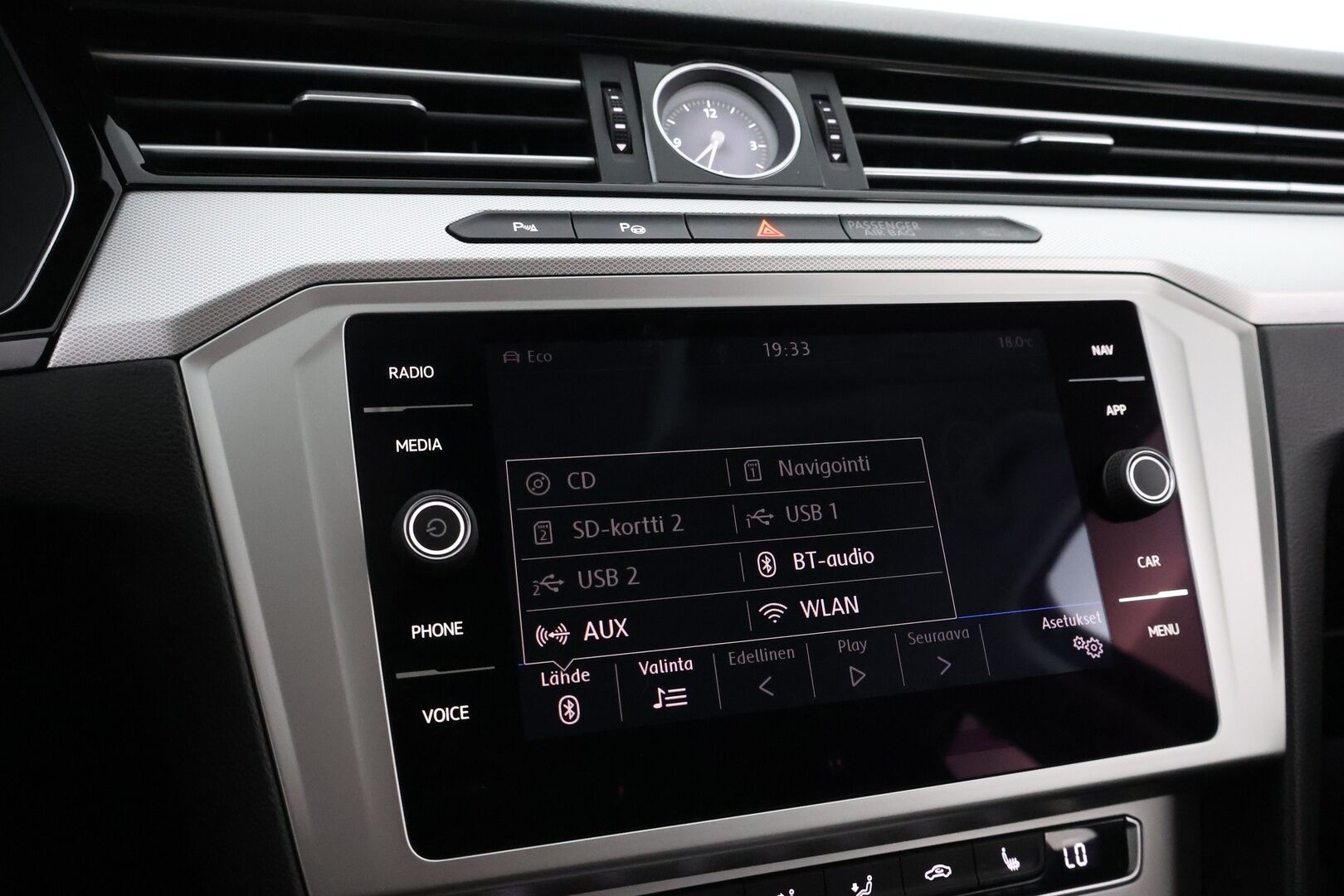Volkswagen Passat 2018 Sedan Comfortline 1,6 TDI 88 kW (120 hv) DSG-automaatti - Webasto / Adapt. Vakkari / Keyless / Navi / Suomiauto / Juuri saapunut!