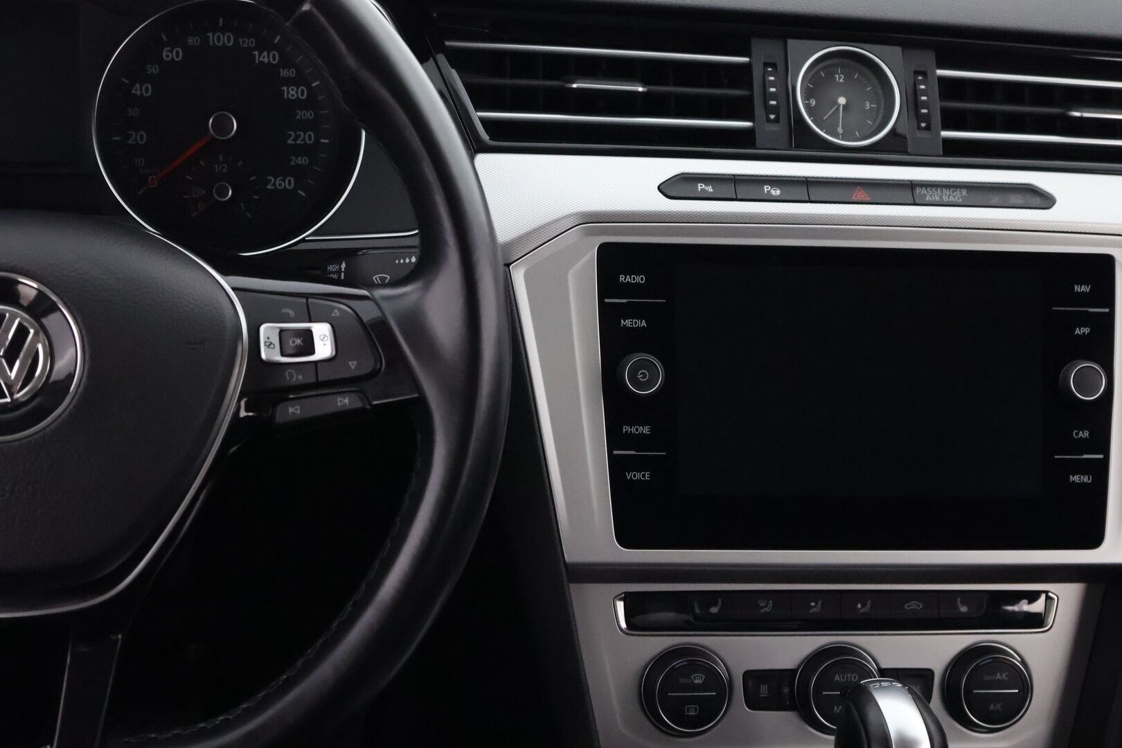 Volkswagen Passat 2018 Sedan Comfortline 1,6 TDI 88 kW (120 hv) DSG-automaatti - Webasto / Adapt. Vakkari / Keyless / Navi / Suomiauto / Juuri saapunut!
