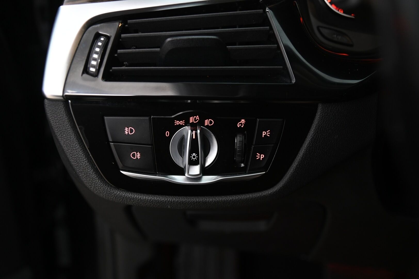 BMW 520 2019 G30 Sedan 520d A xDrive Business*Dakota nahat / Ambient / Vakkari* - *Suomi-auto / Neliveto*