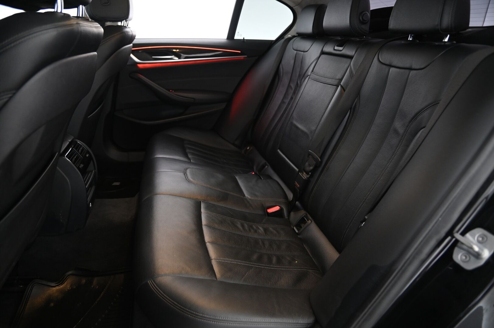 BMW 520 2019 G30 Sedan 520d A xDrive Business*Dakota nahat / Ambient / Vakkari* - *Suomi-auto / Neliveto*