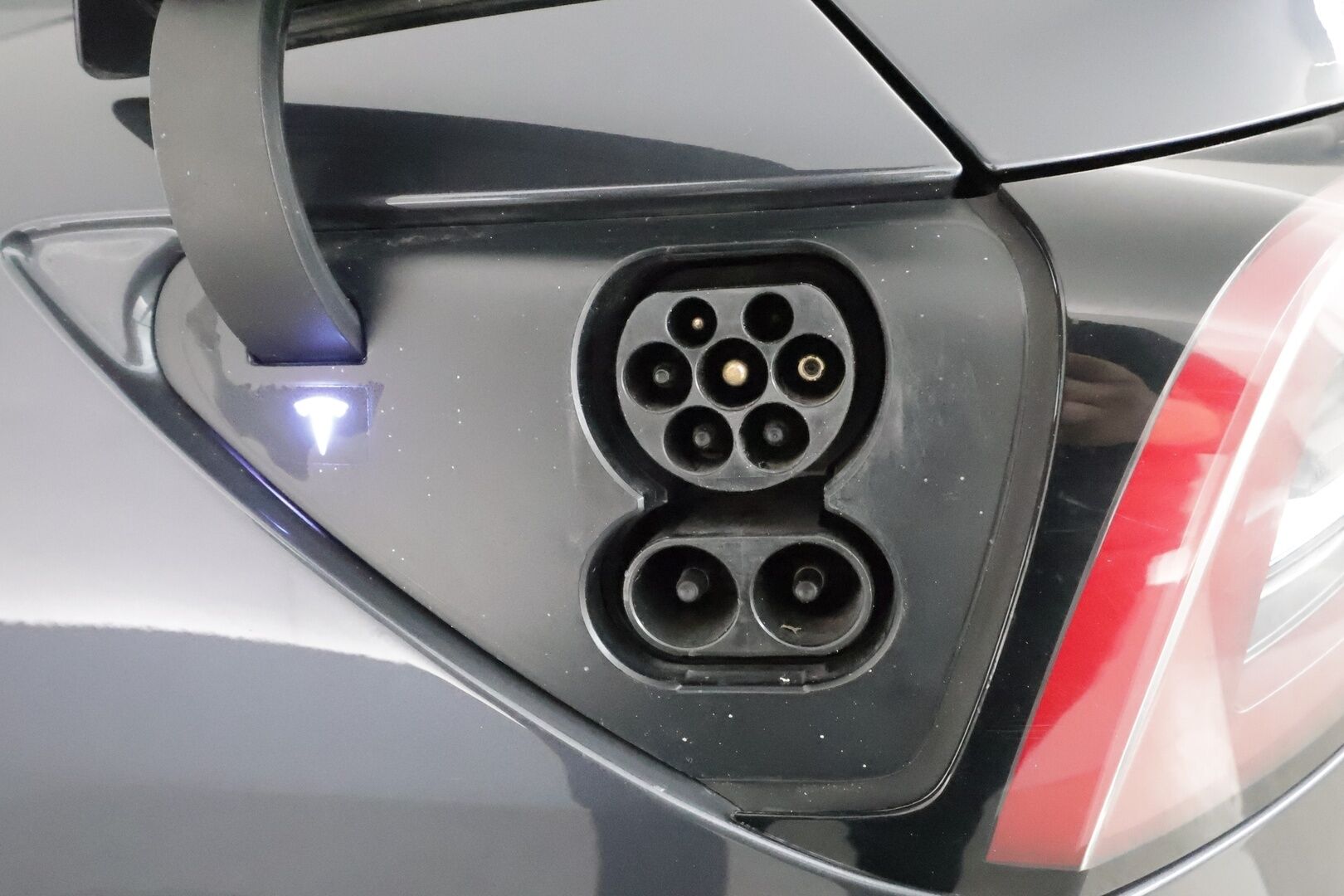 Tesla Model 3 2019 Long-Range Dual Motor AWD **Lasikatto / ACC / LED-valot / P.kamera / Muistipenkki / Navi / Kaistavahti** - 1x Omisteinen Suomi-auto / 19" Sport vanteet / Kahdet Renkaat / Akku kuntotarkastettu!