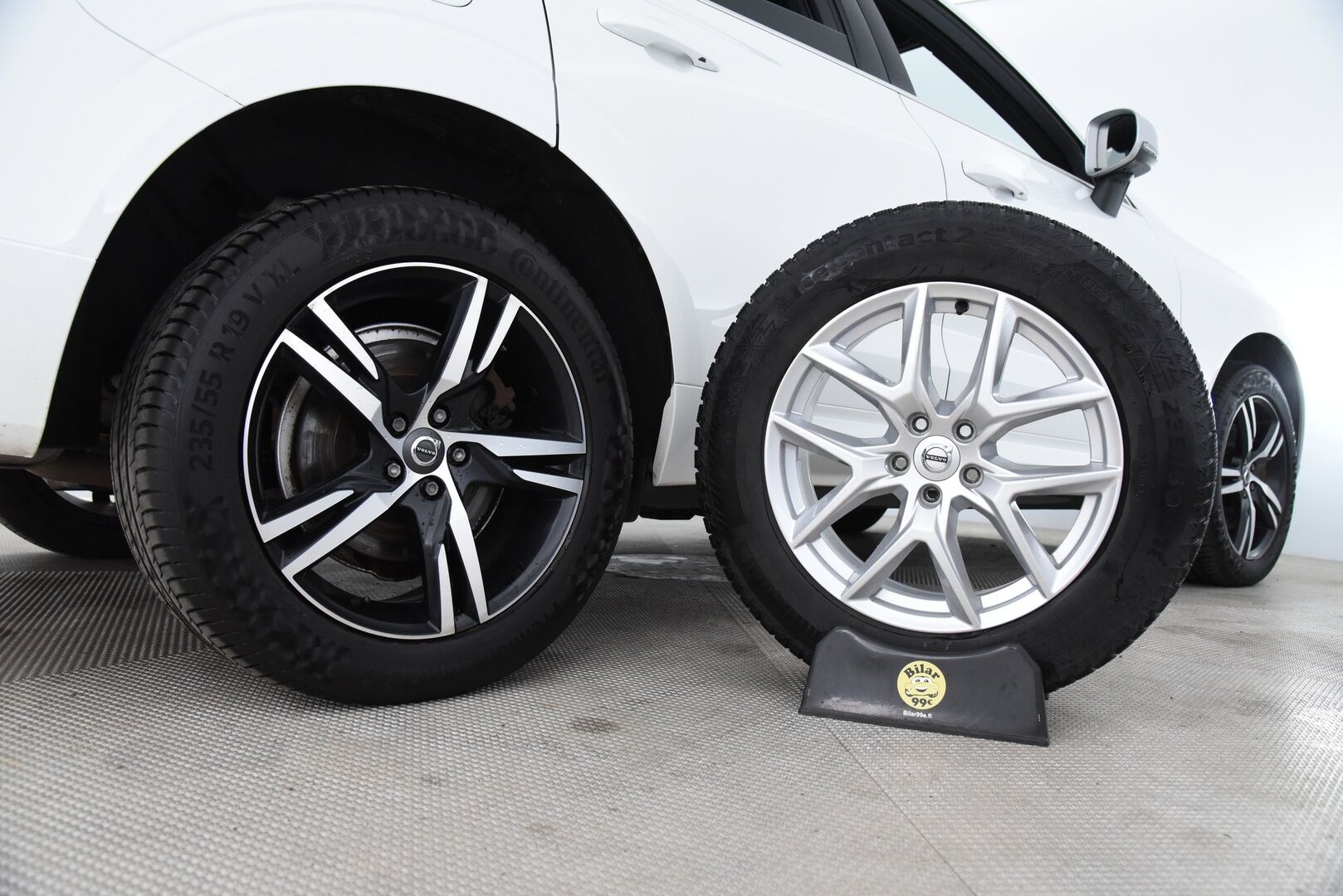 Volvo XC60 2018 T8 AWD R-Design aut / B&W / ACC / Panorama / Muistipenkki / Webasto - Bowers & Wilkins / Four-C Ilma-jousitus / Webasto - Osta nyt, maksa vasta ensi vuonna