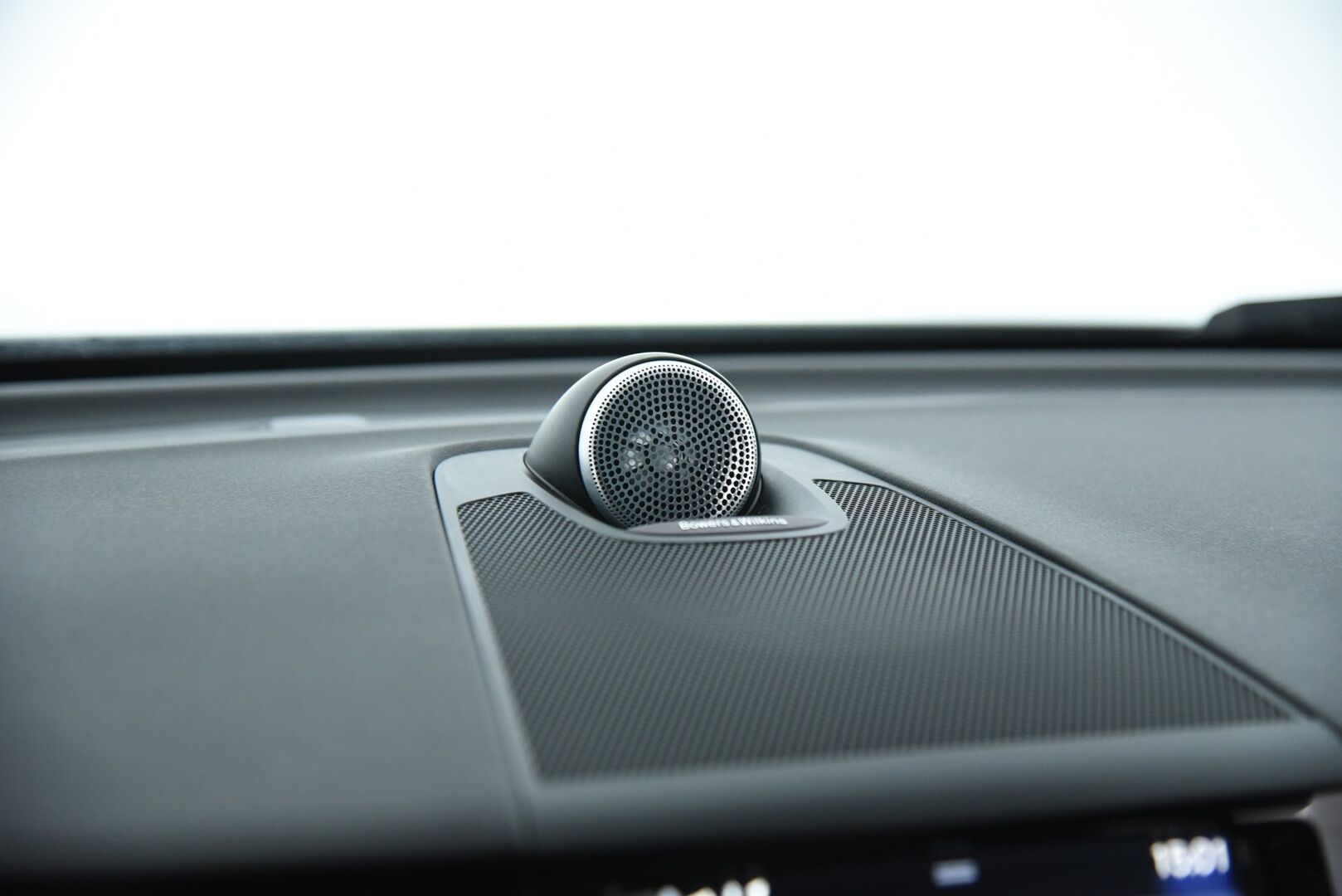 Volvo XC60 2018 T8 AWD R-Design aut / B&W / ACC / Panorama / Muistipenkki / Webasto - Bowers & Wilkins / Four-C Ilma-jousitus / Webasto - Osta nyt, maksa vasta ensi vuonna