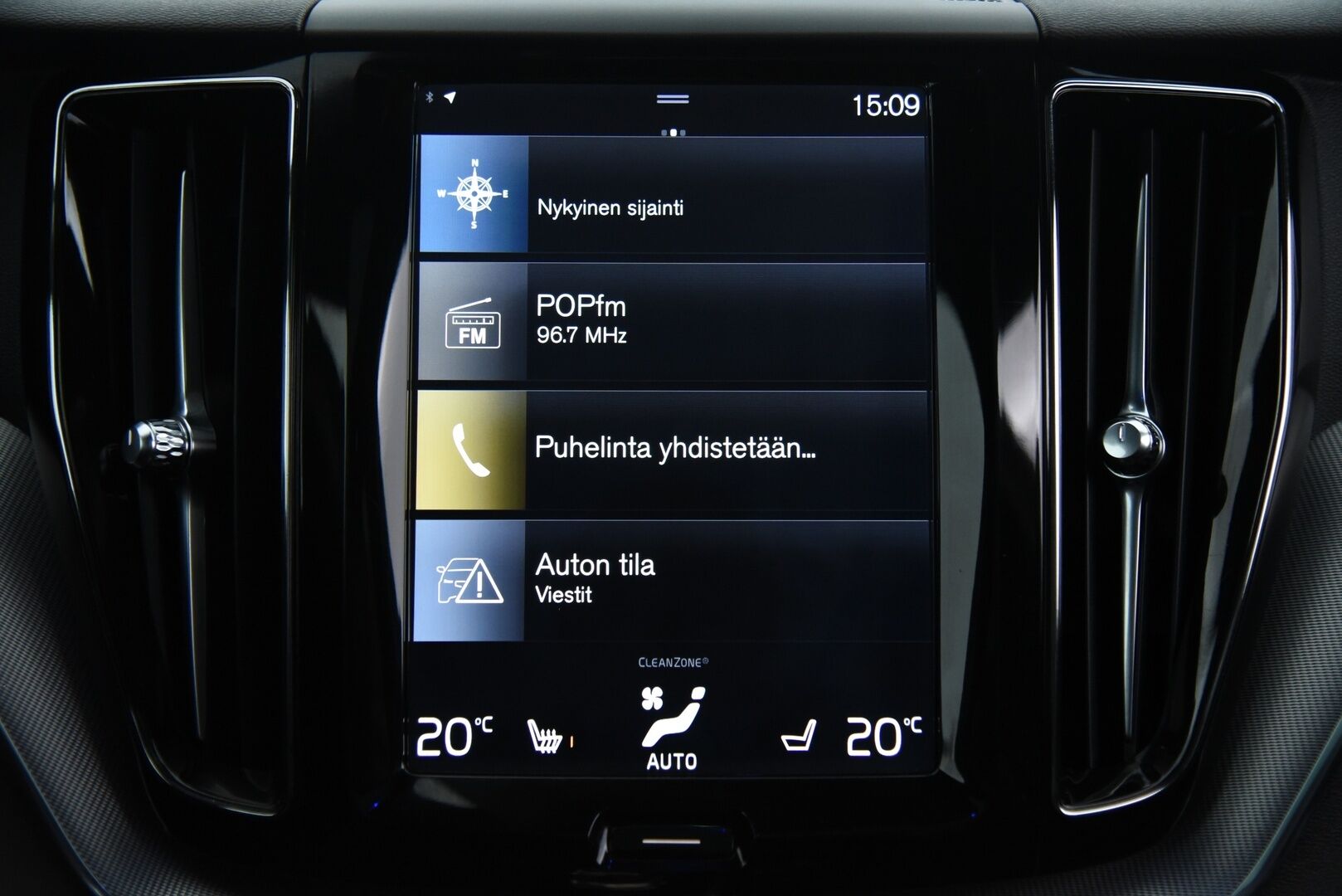 Volvo XC60 2018 T8 AWD R-Design aut / ACC / Panorama / Muistipenkki / Webasto - Bowers & Wilkins / Four-C Ilma-jousitus / Webasto