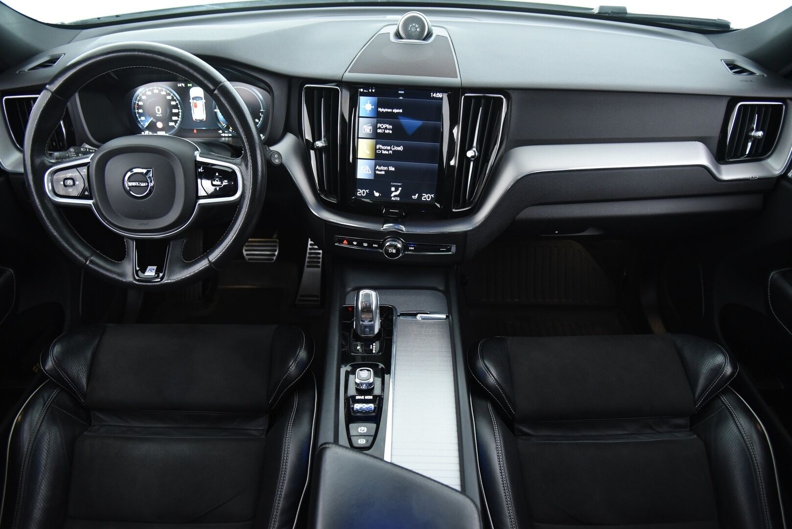 Volvo XC60 2018 T8 AWD R-Design aut / ACC / Panorama / Muistipenkki / Webasto - Bowers & Wilkins / Four-C Ilma-jousitus / Webasto