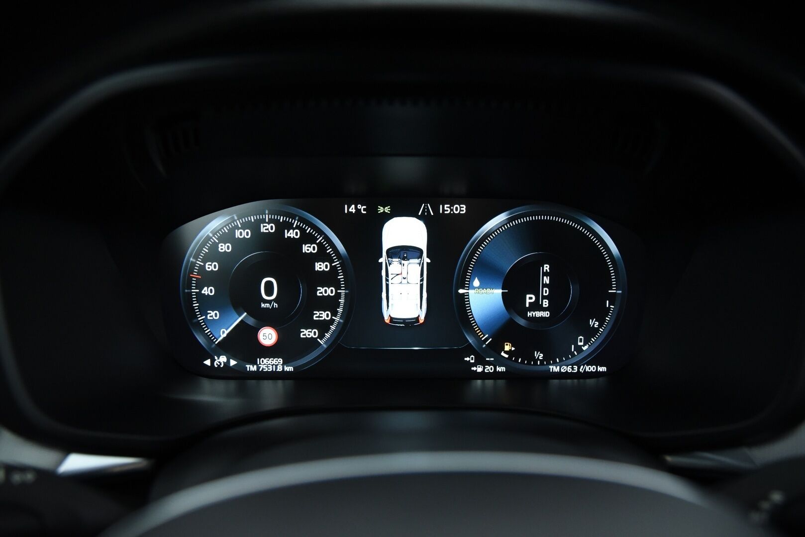 Volvo XC60 2018 T8 AWD R-Design aut / ACC / Panorama / Muistipenkki / Webasto - Bowers & Wilkins / Four-C Ilma-jousitus / Webasto