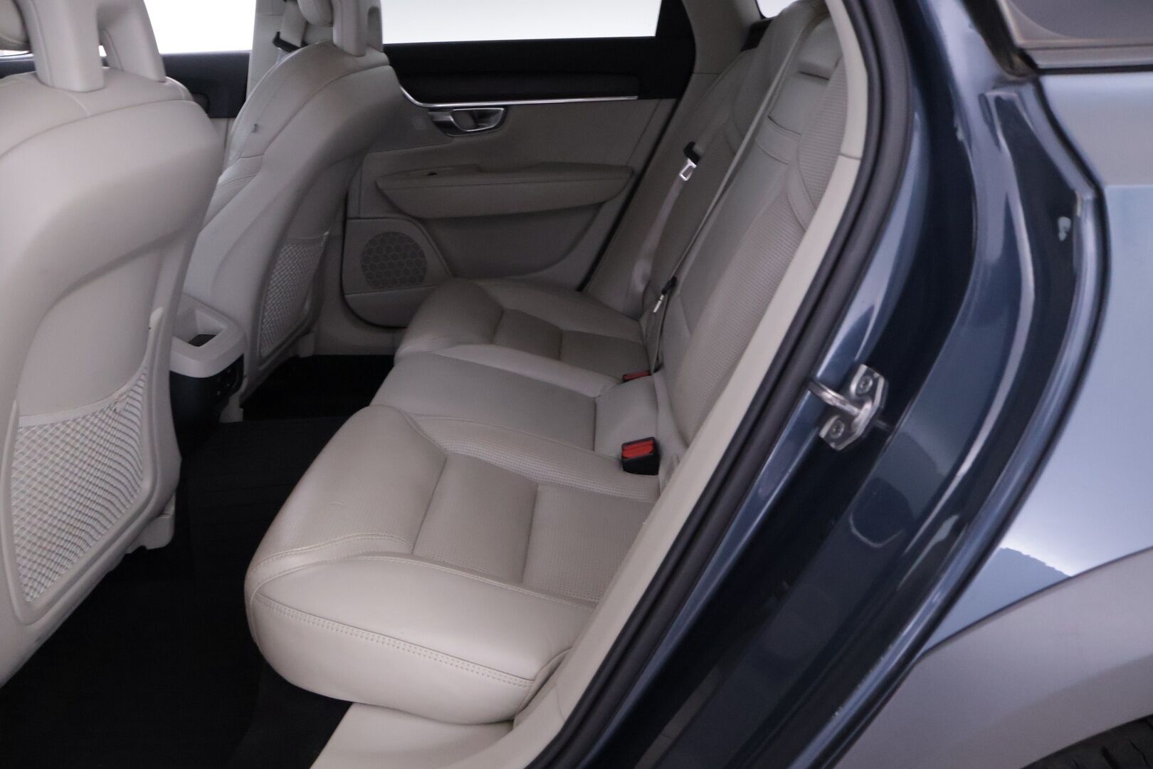 Volvo V90 Cross Country 2018 D5 AWD Pro aut - | EI ADBLUE | Suomi-Volvo | ACC | Adapt.LED | Webasto | VOC | Sporttinahat Muistilla | Taitt.Koukku | P.Kamera | Ilmastoidut Istuimet | Lämm.Ratti | KeyLess | S.Luukku | Lämm.Lasi | - KORKO VAIN 3,99 %
