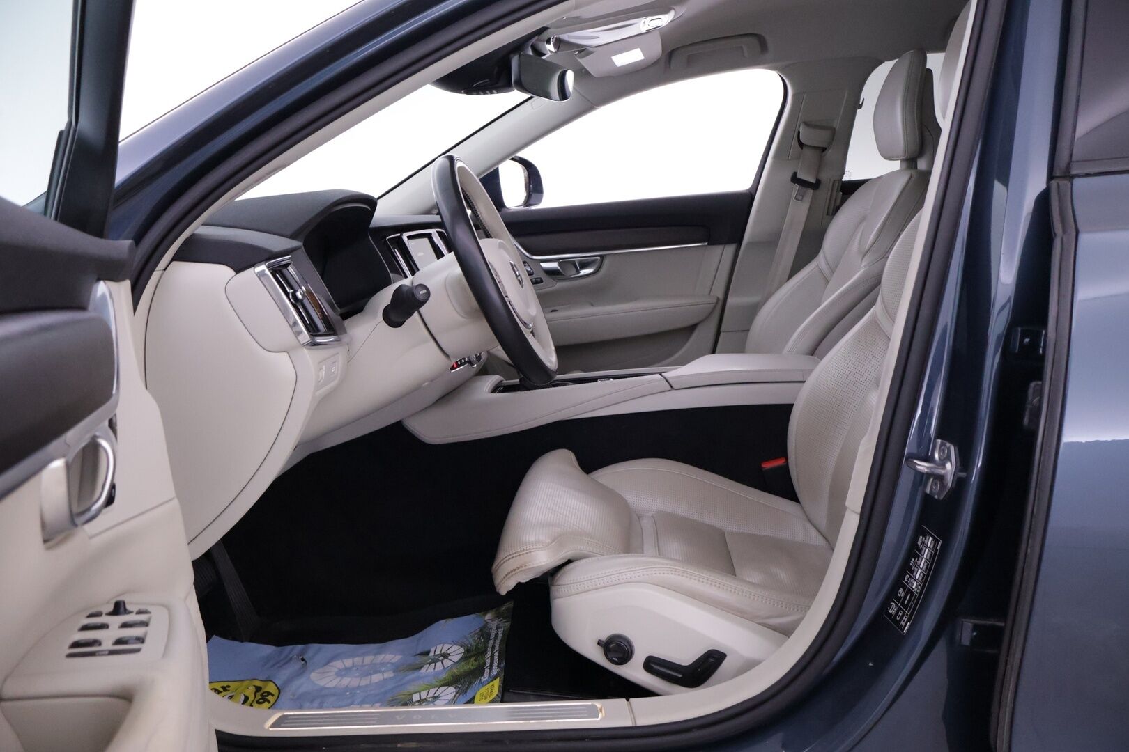 Volvo V90 Cross Country 2018 D5 AWD Pro aut - | EI ADBLUE | Suomi-Volvo | ACC | Adapt.LED | Webasto | VOC | Sporttinahat Muistilla | Taitt.Koukku | P.Kamera | Ilmastoidut Istuimet | Lämm.Ratti | KeyLess | S.Luukku | Lämm.Lasi | - KORKO VAIN 3,99 %