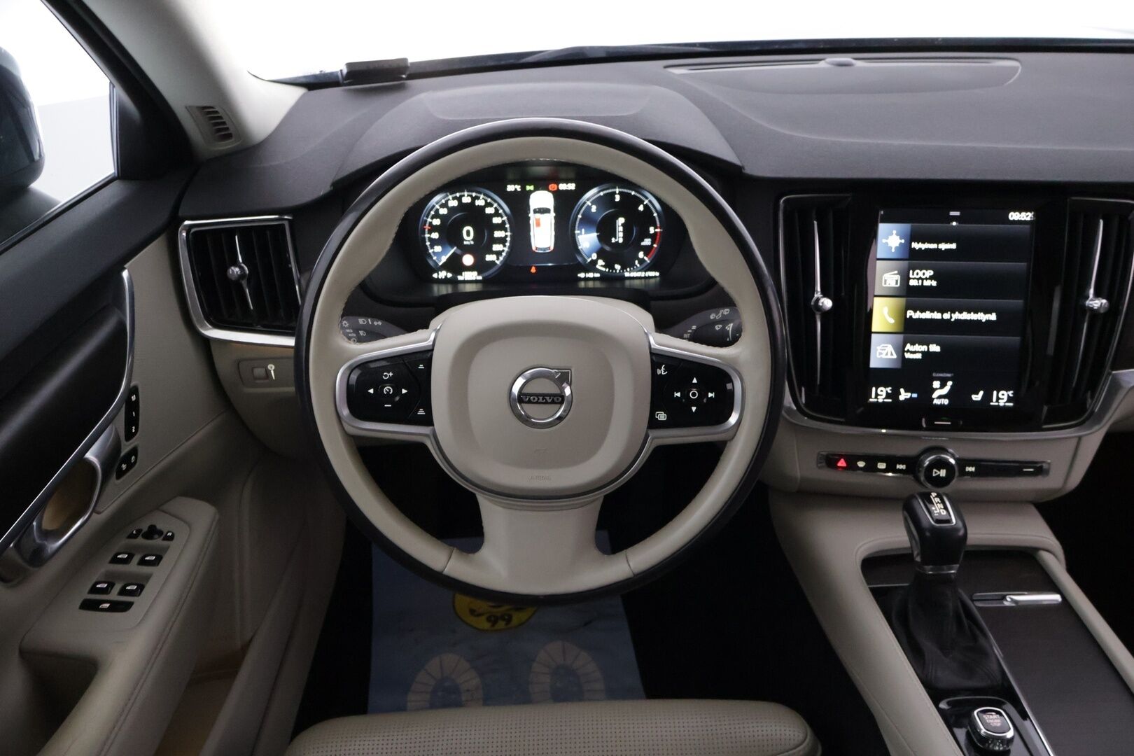 Volvo V90 Cross Country 2018 D5 AWD Pro aut - | EI ADBLUE | Suomi-Volvo | ACC | Adapt.LED | Webasto | VOC | Sporttinahat Muistilla | Taitt.Koukku | P.Kamera | Ilmastoidut Istuimet | Lämm.Ratti | KeyLess | S.Luukku | Lämm.Lasi | - KORKO VAIN 3,99 %
