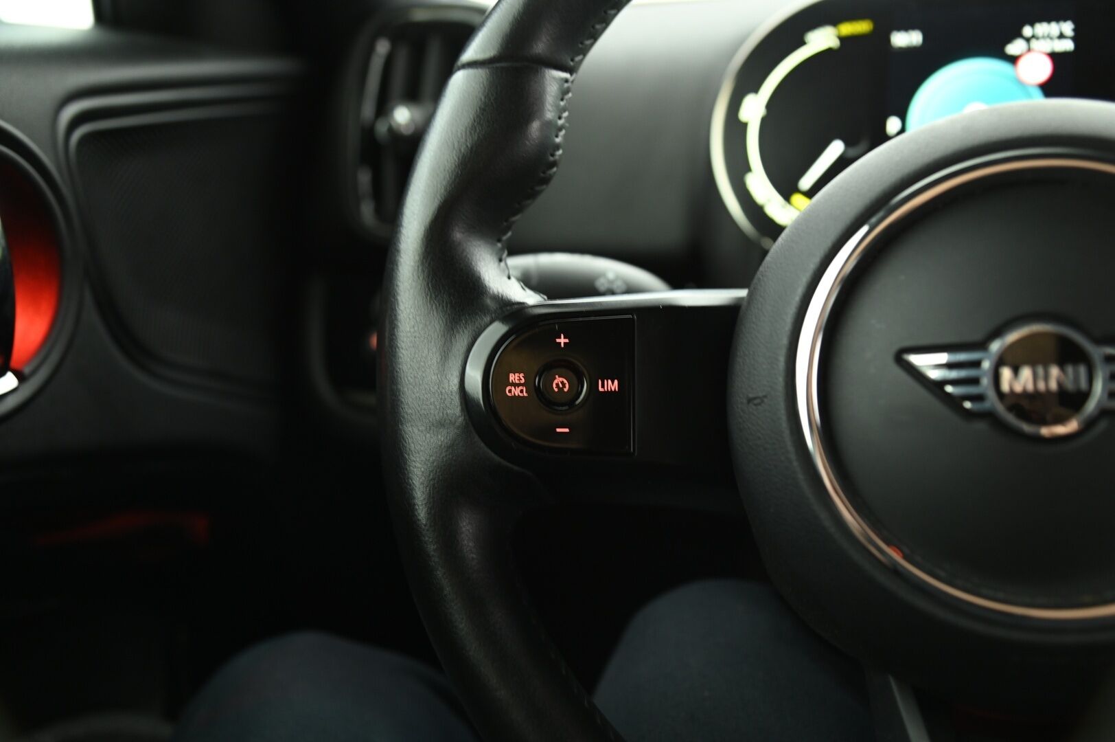 Mini Countryman 2022 Cooper S ALL4 A Maximise * Adapt. Led / Puolinahat / Vakkari / P. kamera / Digimittaristo* - Soh Arvo 92% / Juuri huollettu Mini hyvillä varusteilla! Tehtaan lupaama sähköinen kantama jopa 57km!