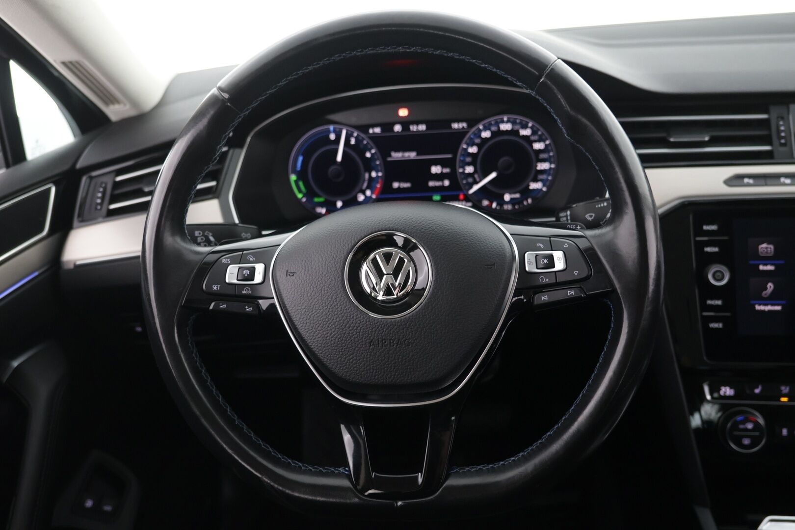 Volkswagen Passat 2018 Variant GTE Plug-In Hybrid 160 kW (218 hv) DSG-automaatti | Webasto | Sähkökontti | ACC - Siisti! | Huollettu hyvin | Kahdet renkaat 